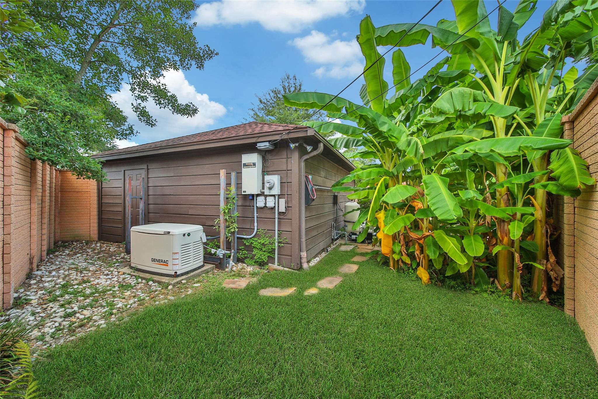 1039 Cheshire Lane