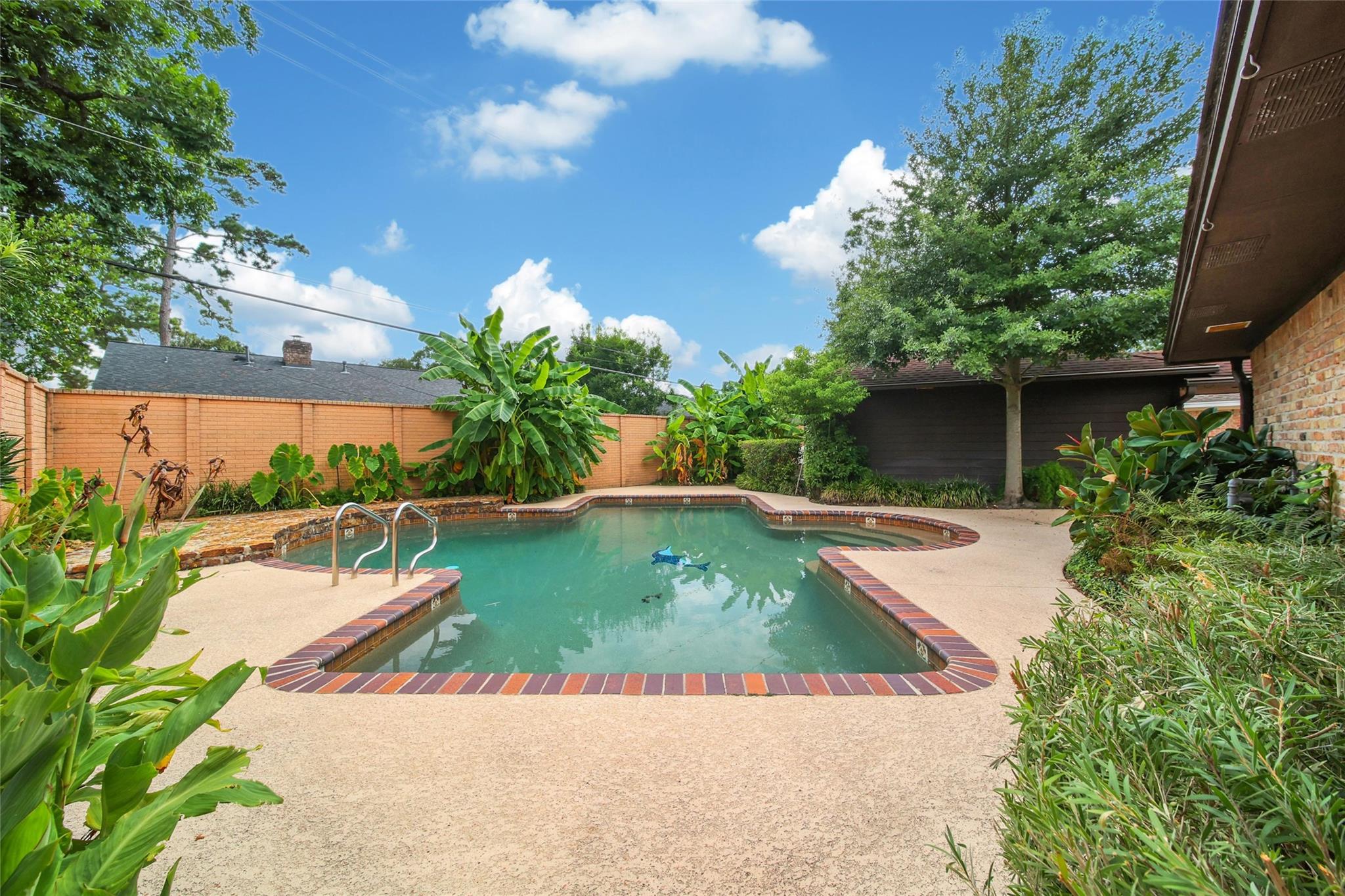 1039 Cheshire Lane