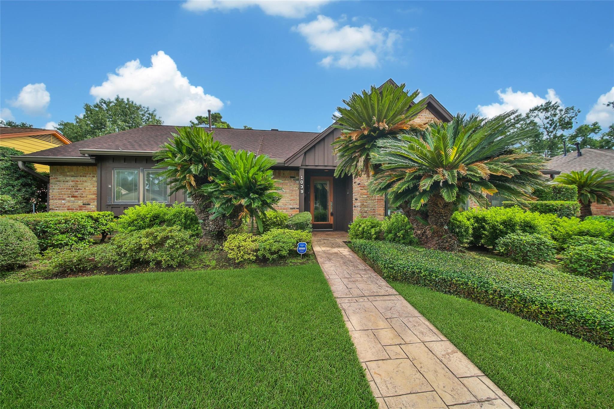 1039 Cheshire Lane
