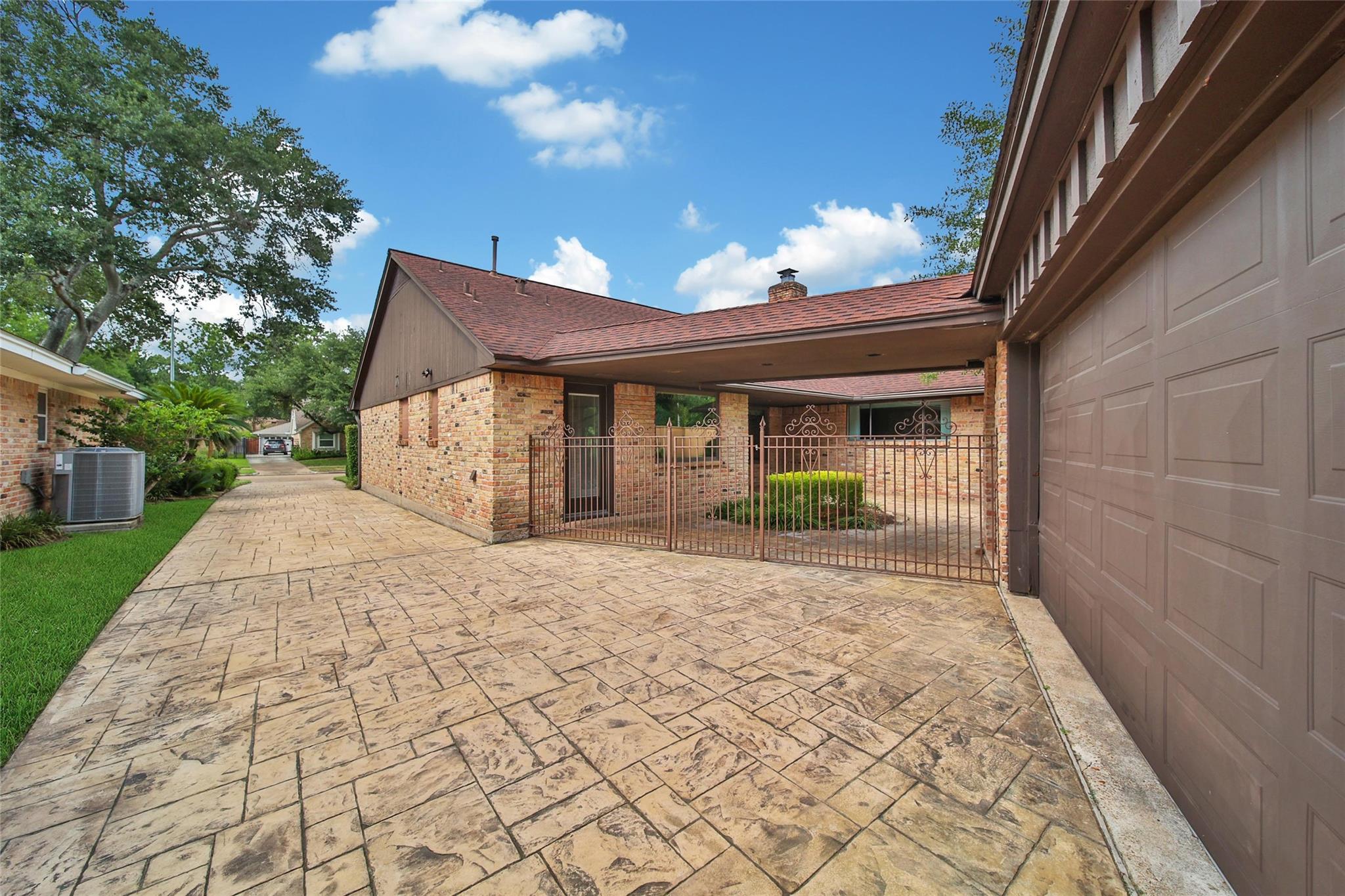 1039 Cheshire Lane