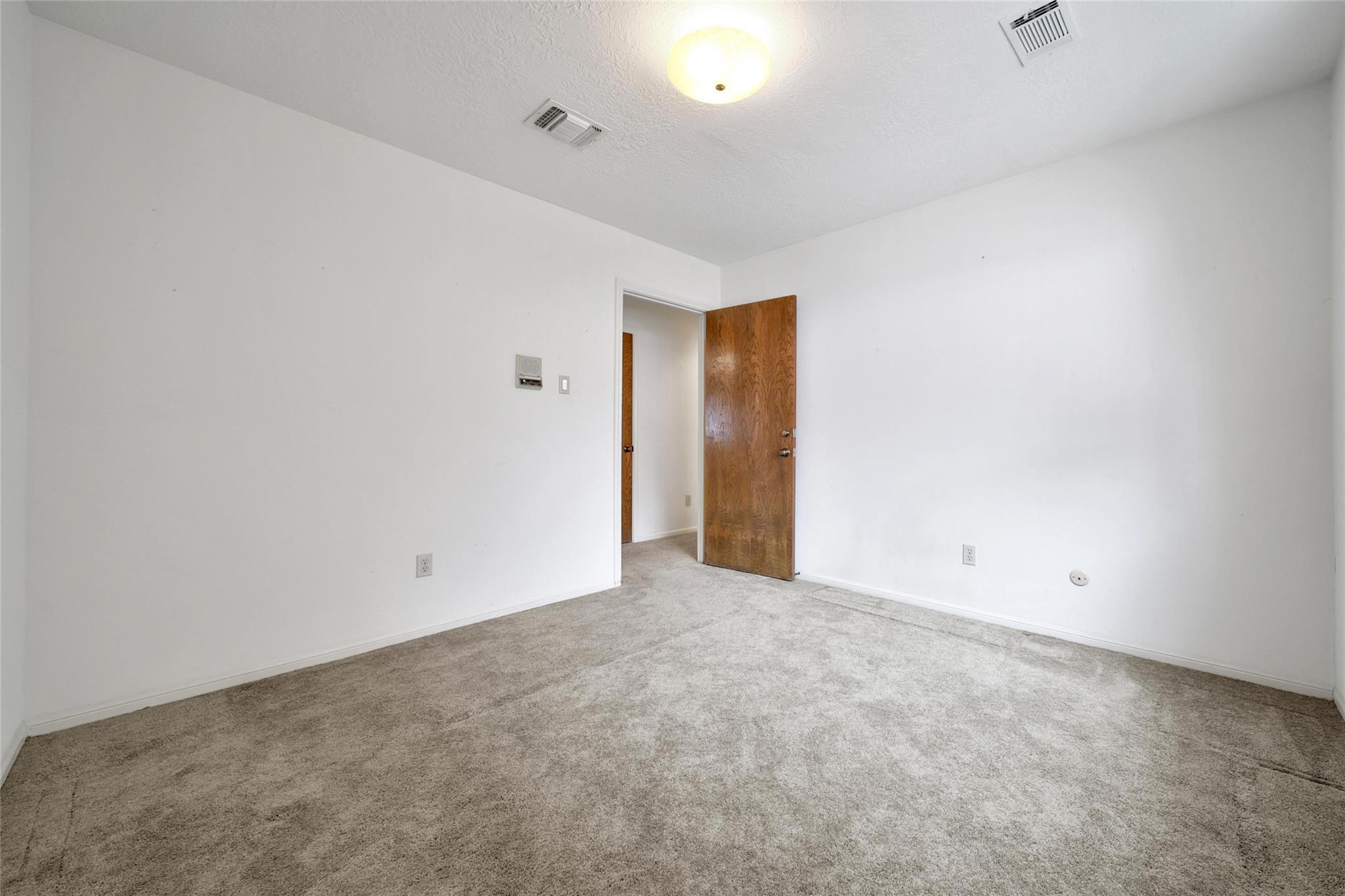 1039 Cheshire Lane
