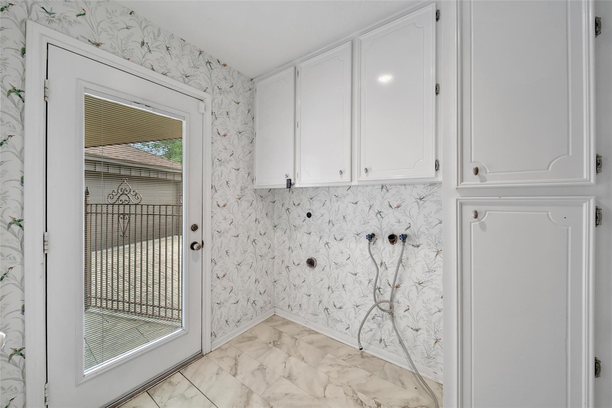 1039 Cheshire Lane