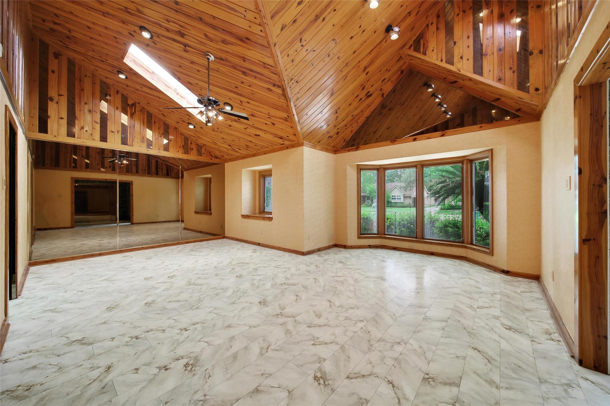 1039 Cheshire Lane