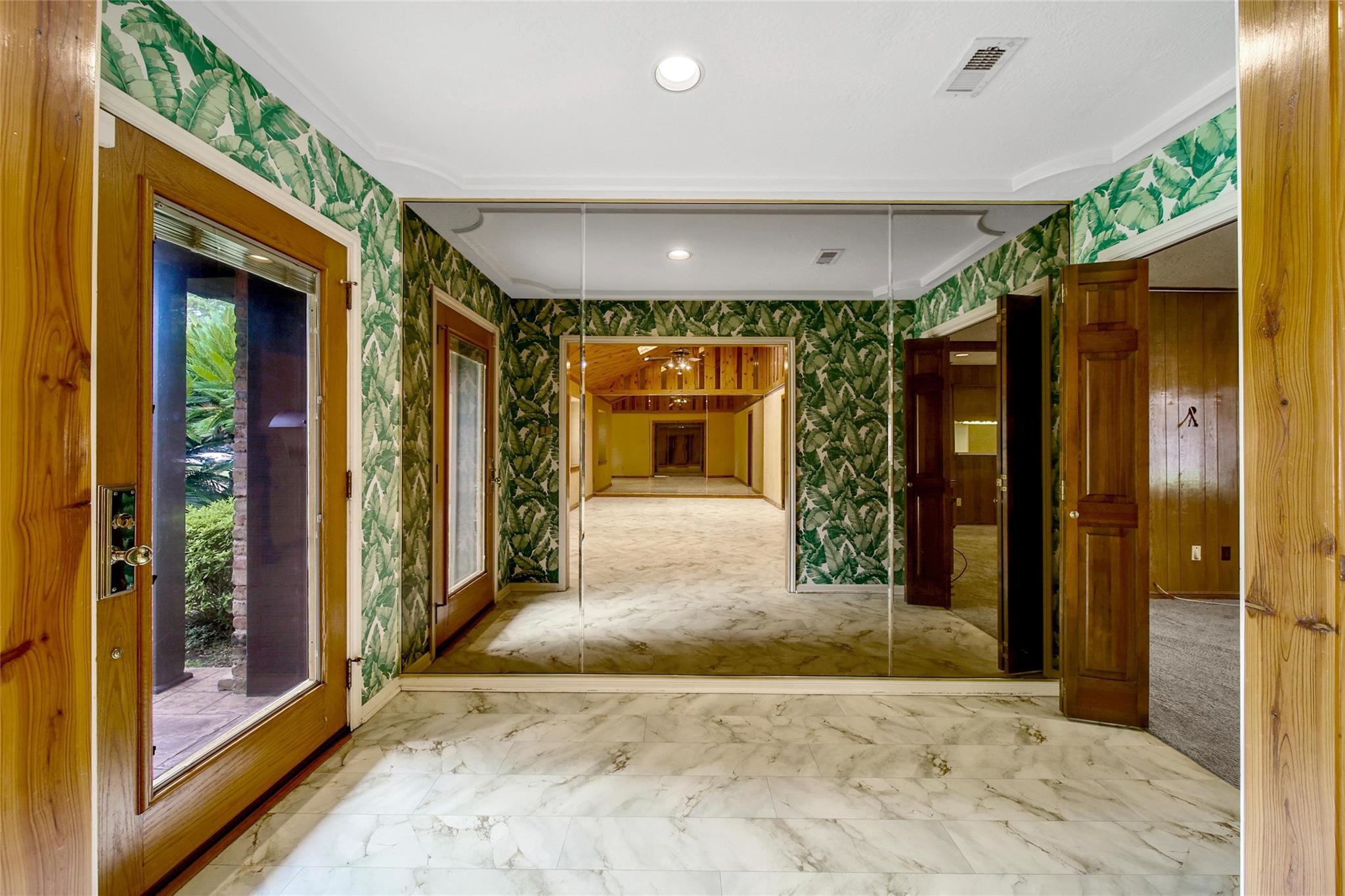 1039 Cheshire Lane