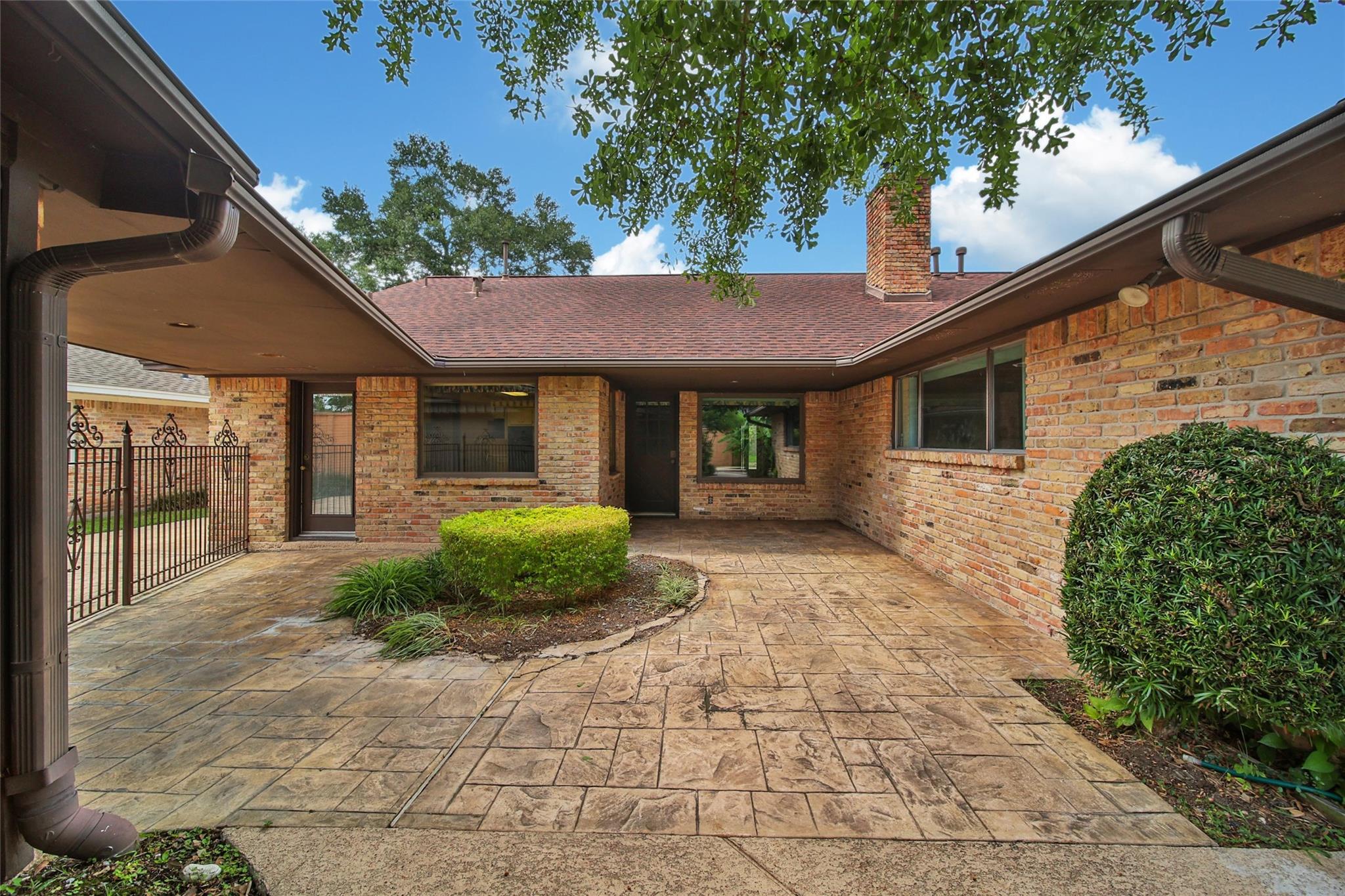 1039 Cheshire Lane