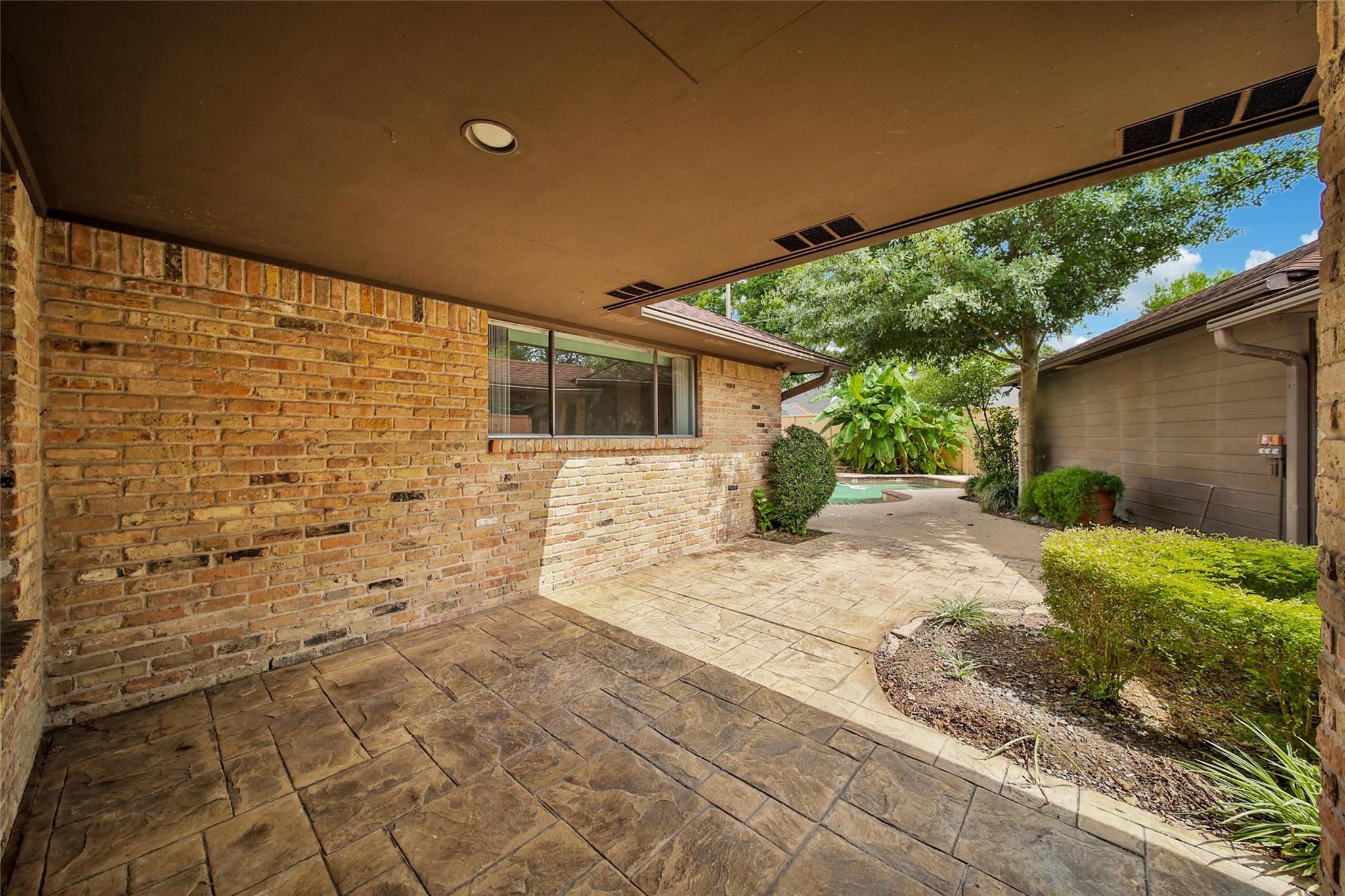 1039 Cheshire Lane