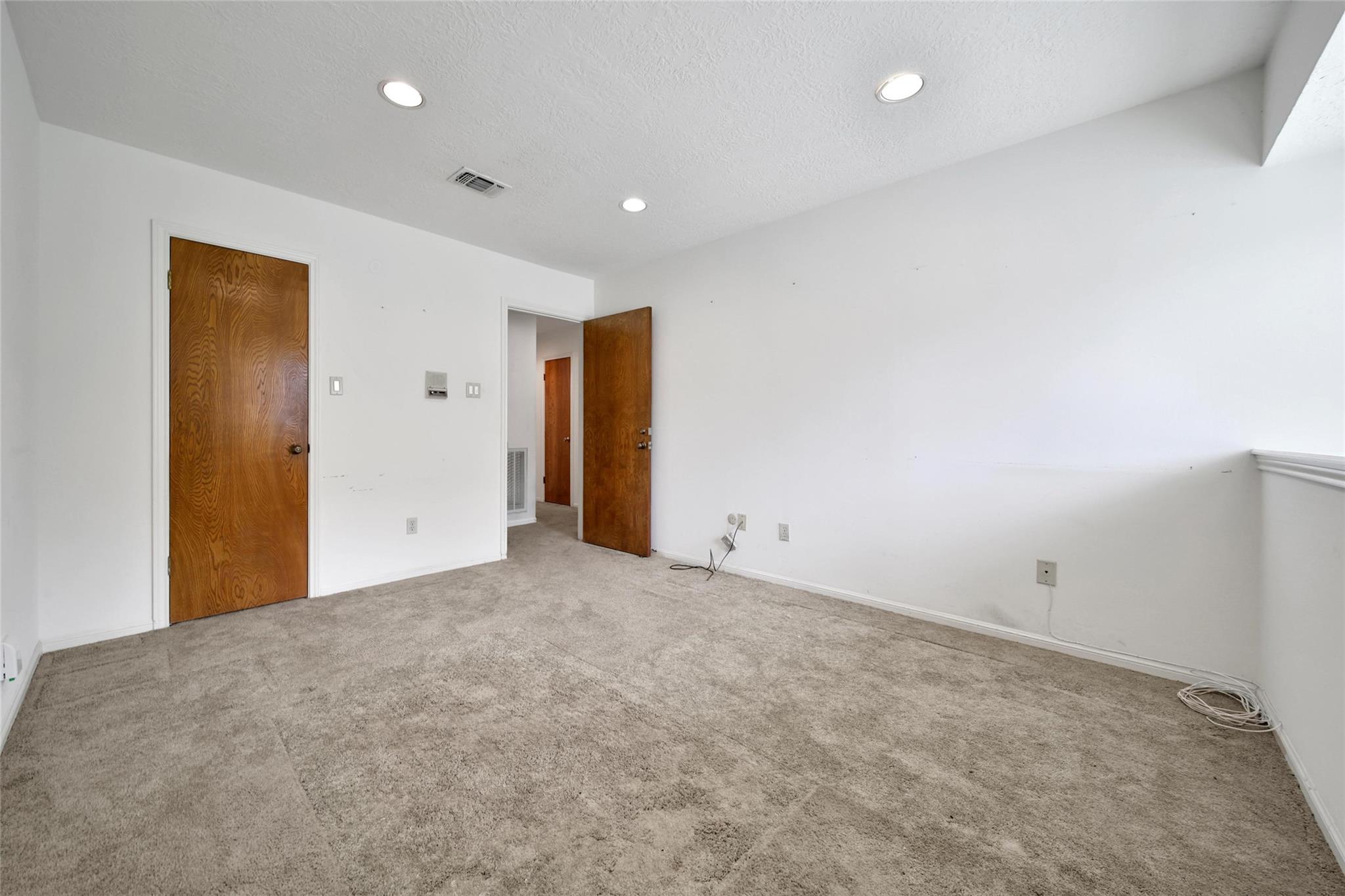 1039 Cheshire Lane