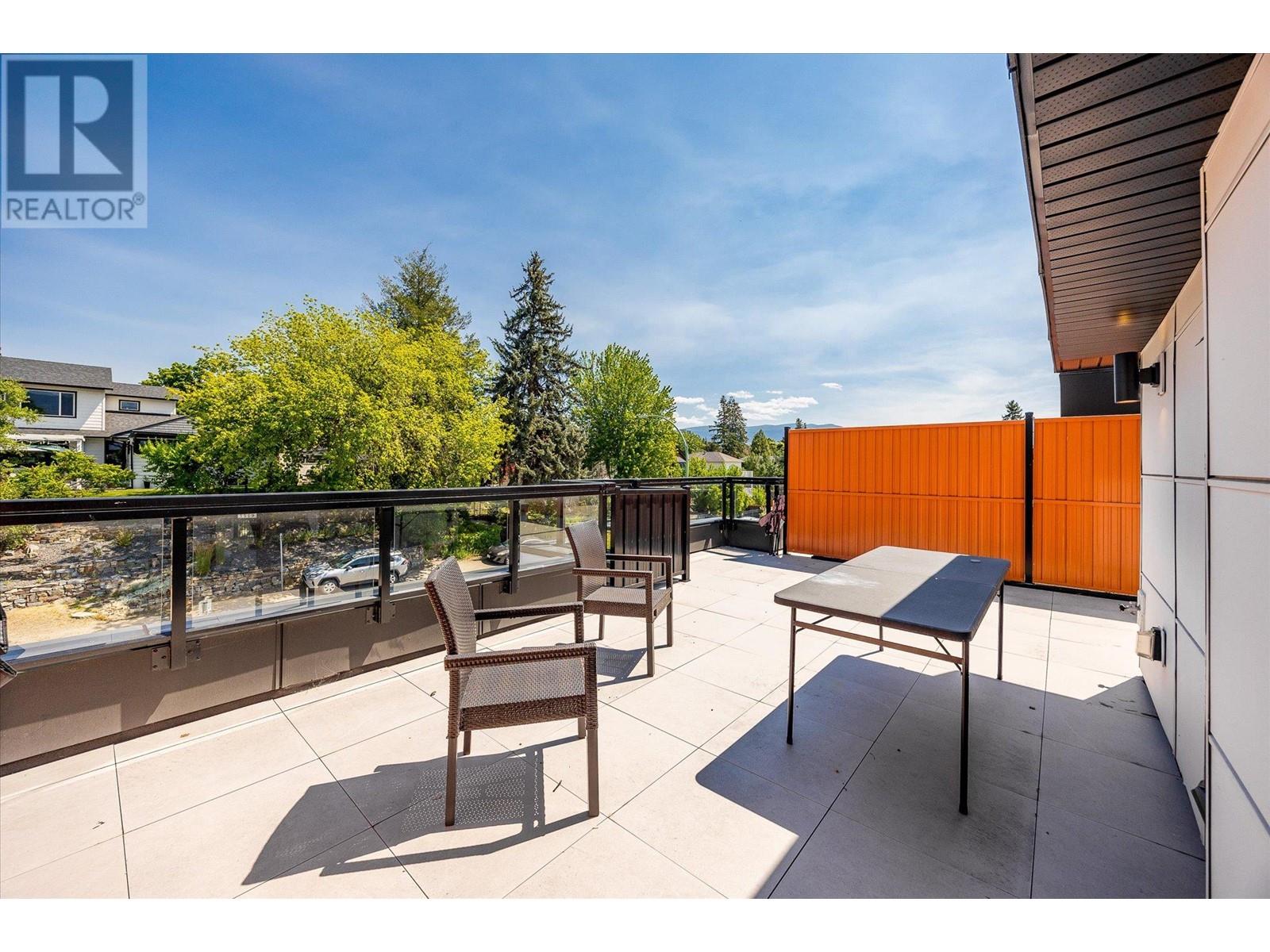 1520 Lakeview Street