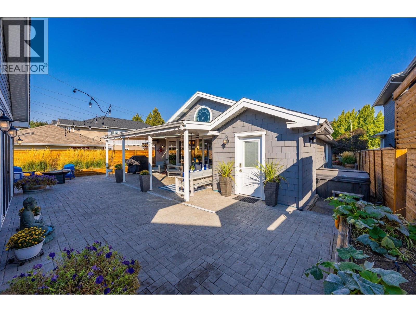 963 Stockwell Avenue