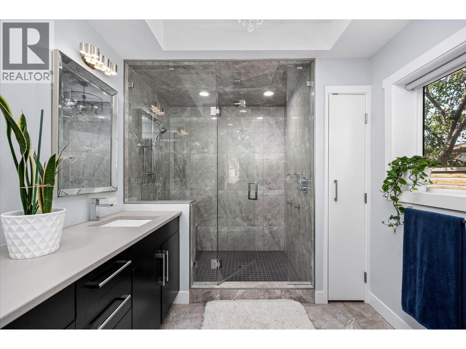 963 Stockwell Avenue