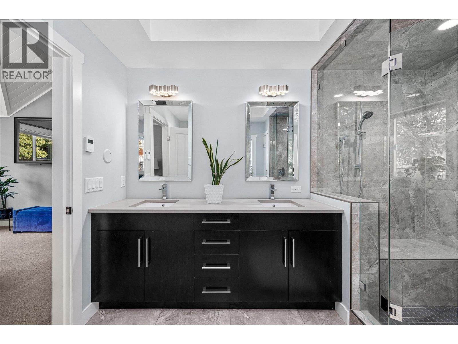 963 Stockwell Avenue