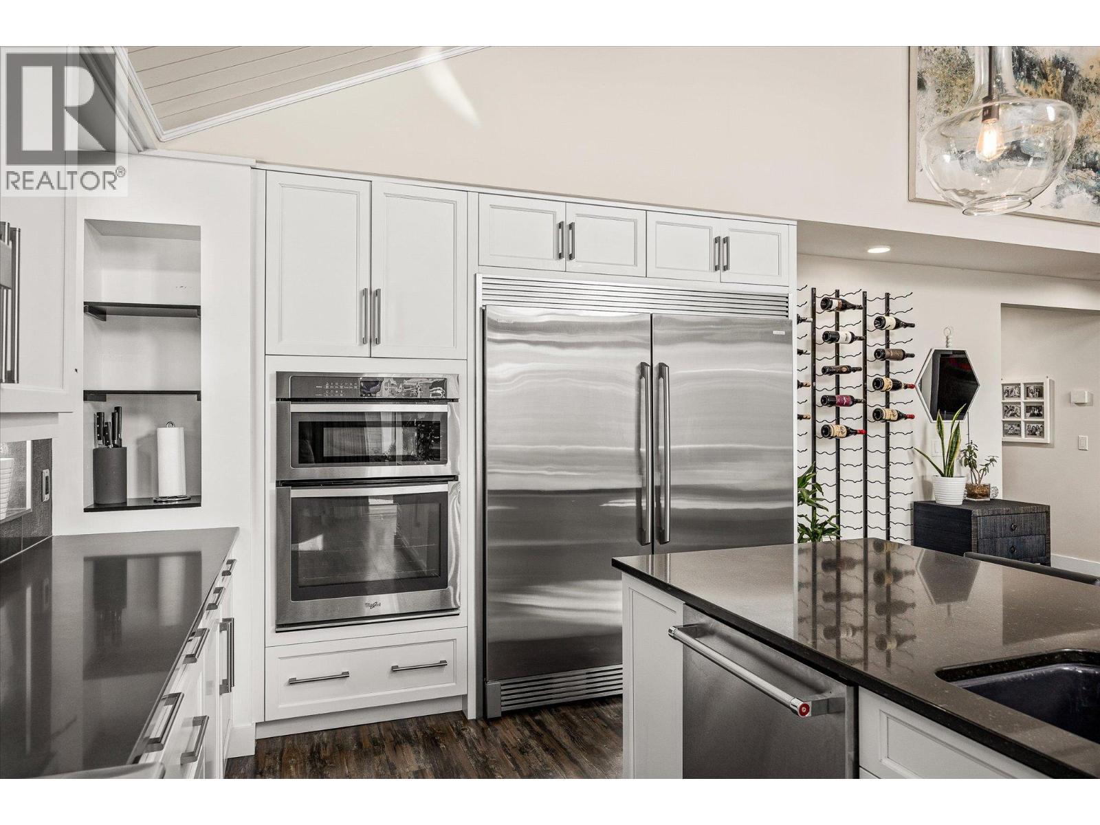 963 Stockwell Avenue