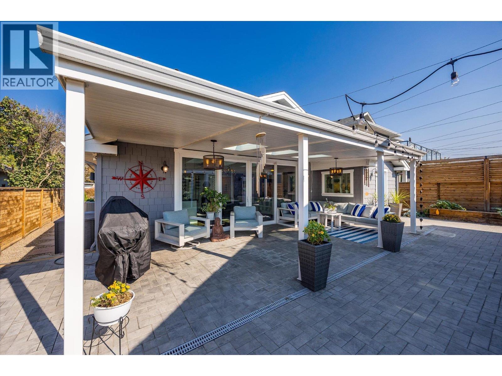 963 Stockwell Avenue