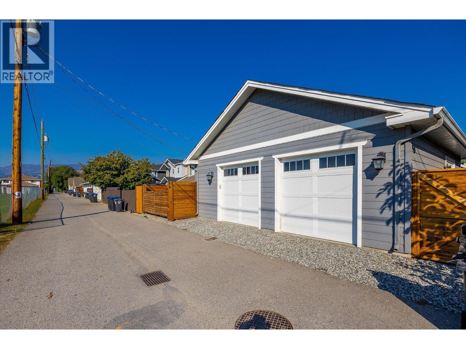 963 Stockwell Avenue