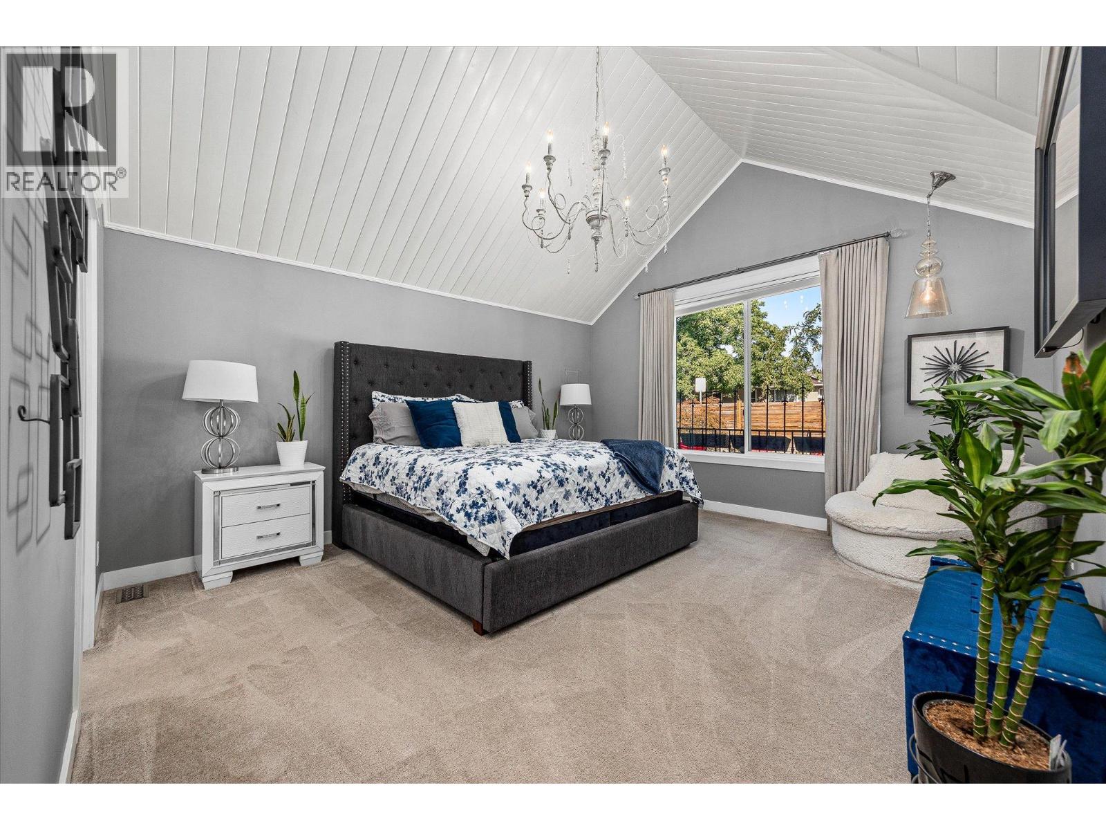 963 Stockwell Avenue