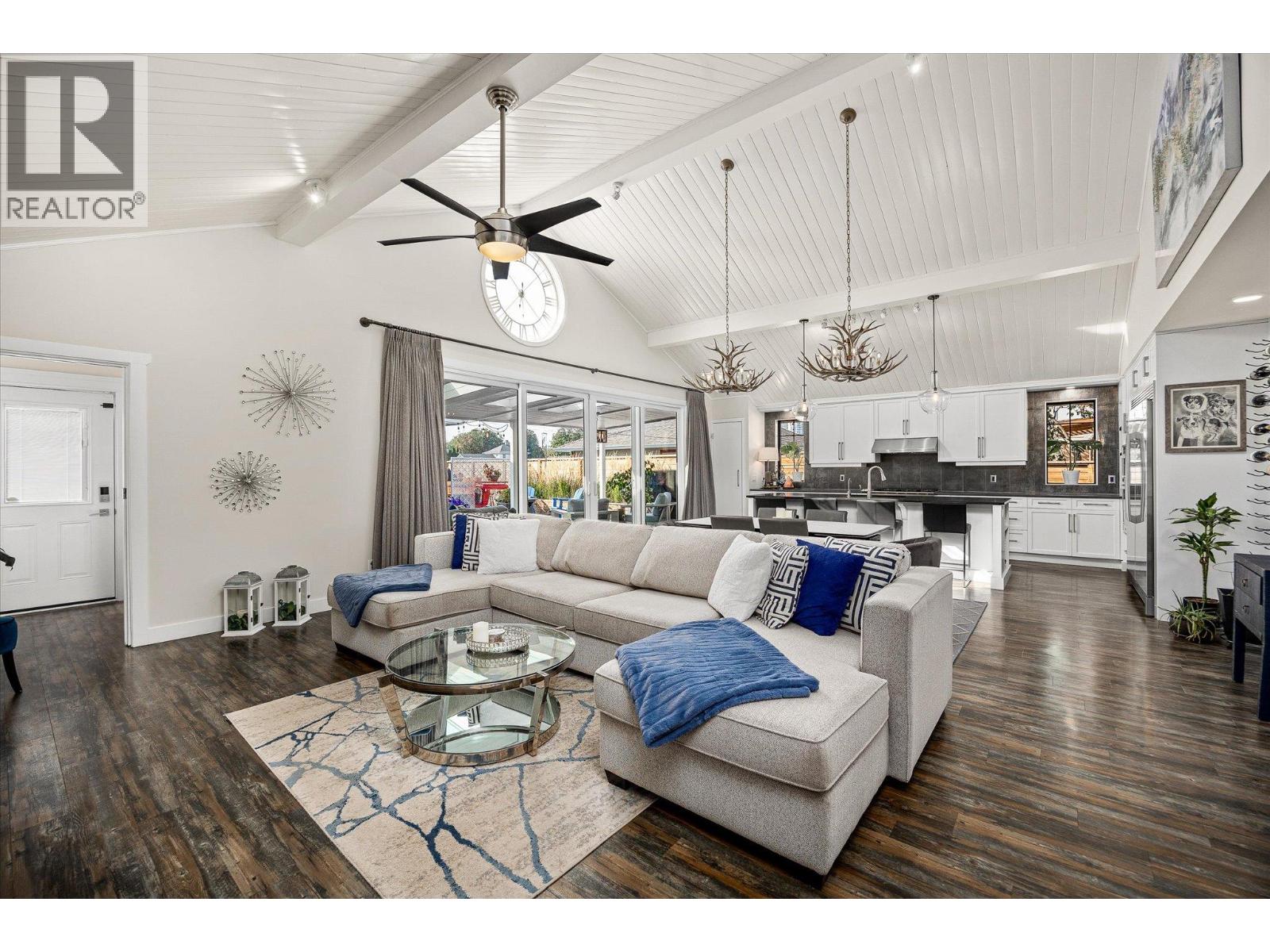 963 Stockwell Avenue