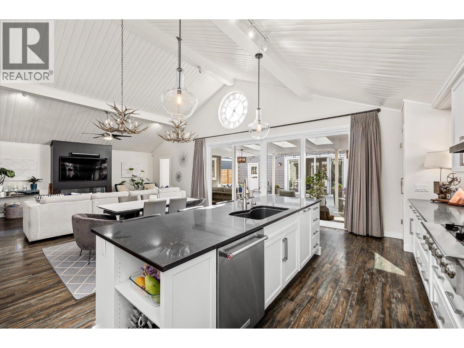 963 Stockwell Avenue