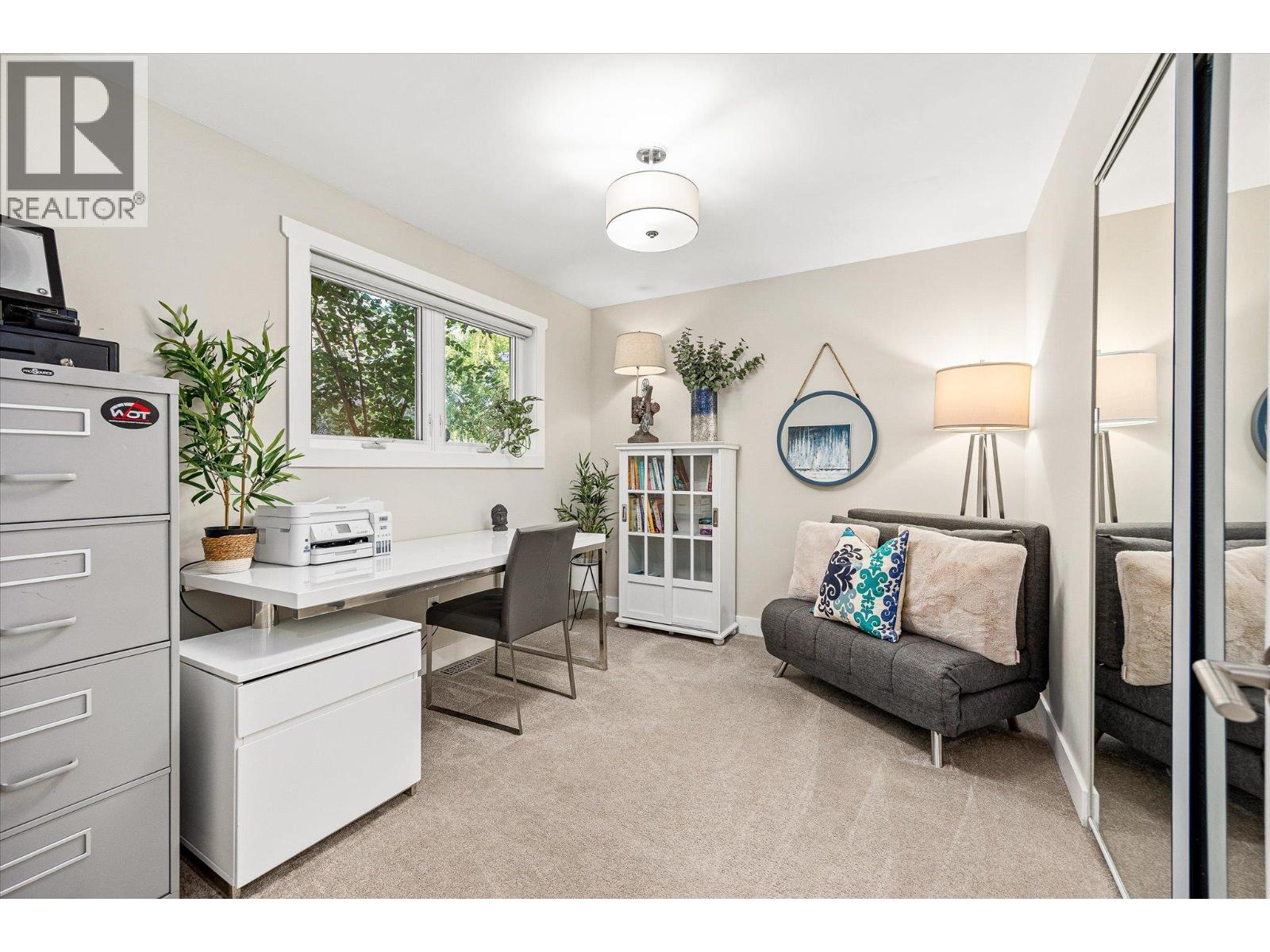 963 Stockwell Avenue