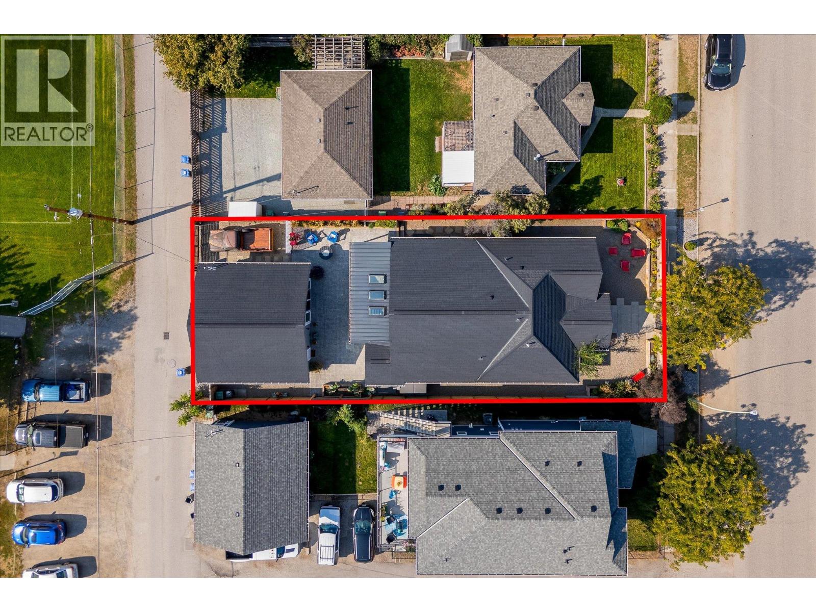 963 Stockwell Avenue