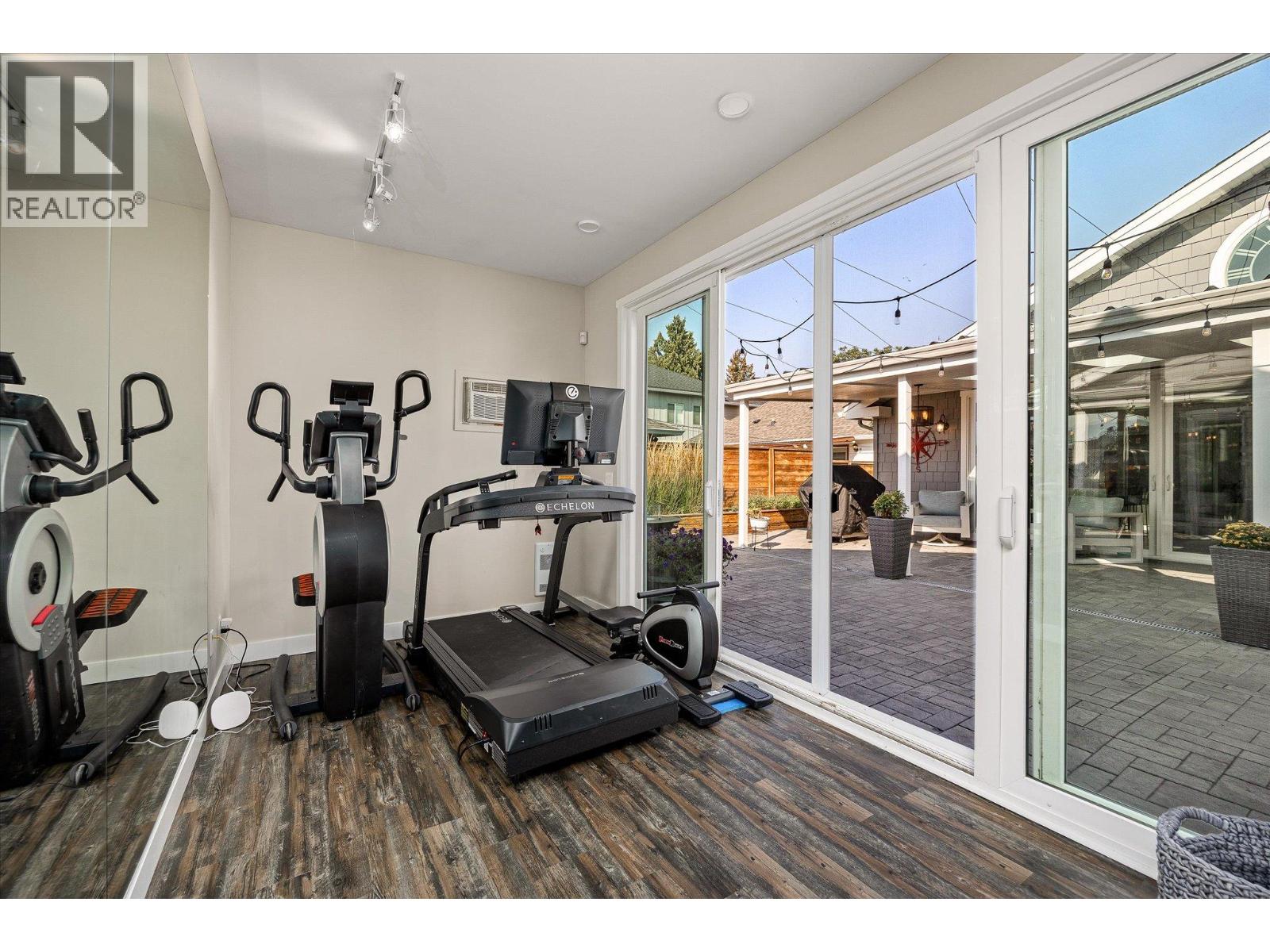 963 Stockwell Avenue