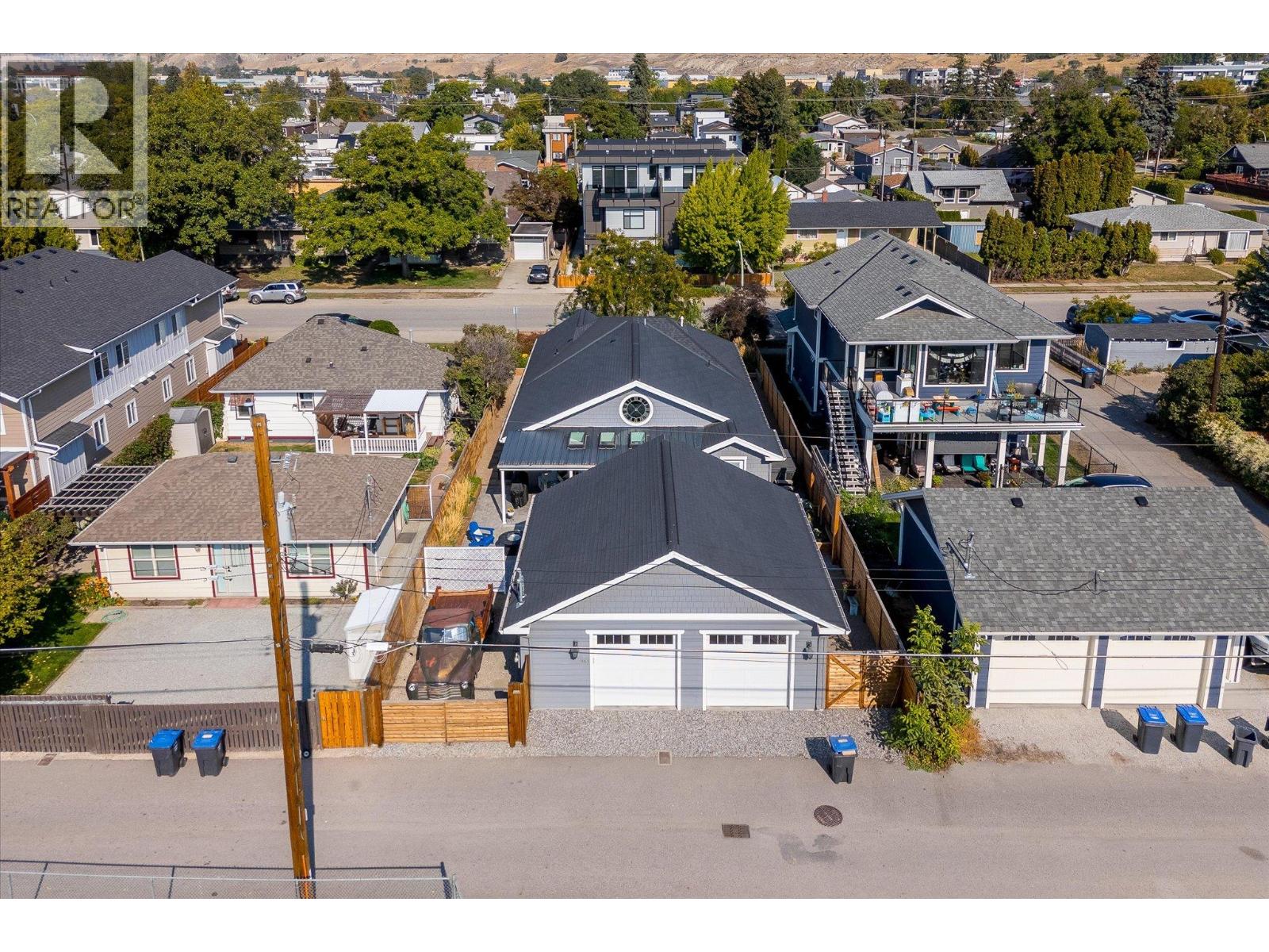 963 Stockwell Avenue