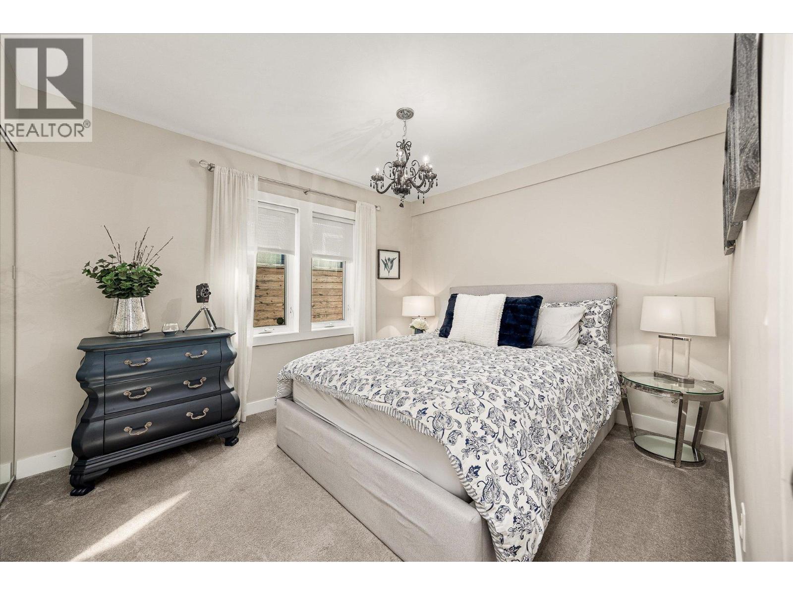 963 Stockwell Avenue