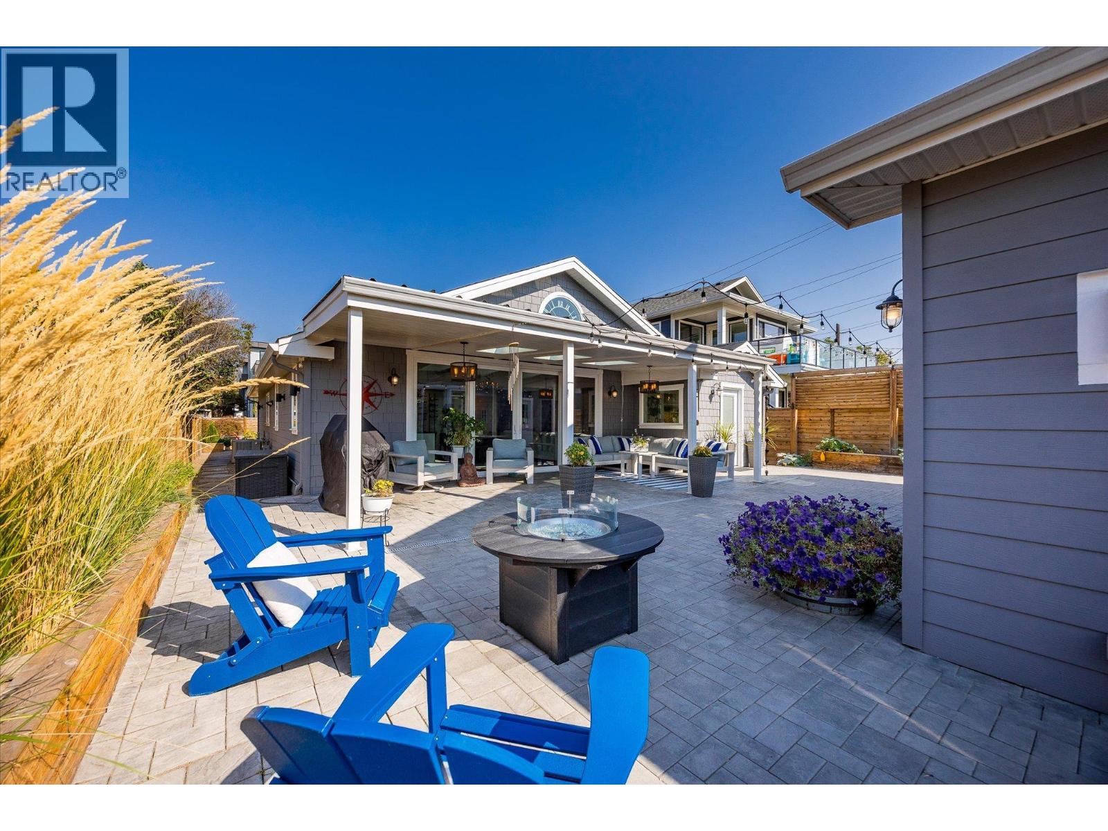 963 Stockwell Avenue