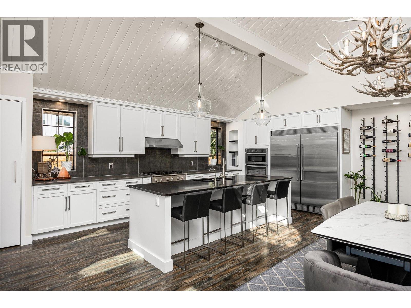 963 Stockwell Avenue