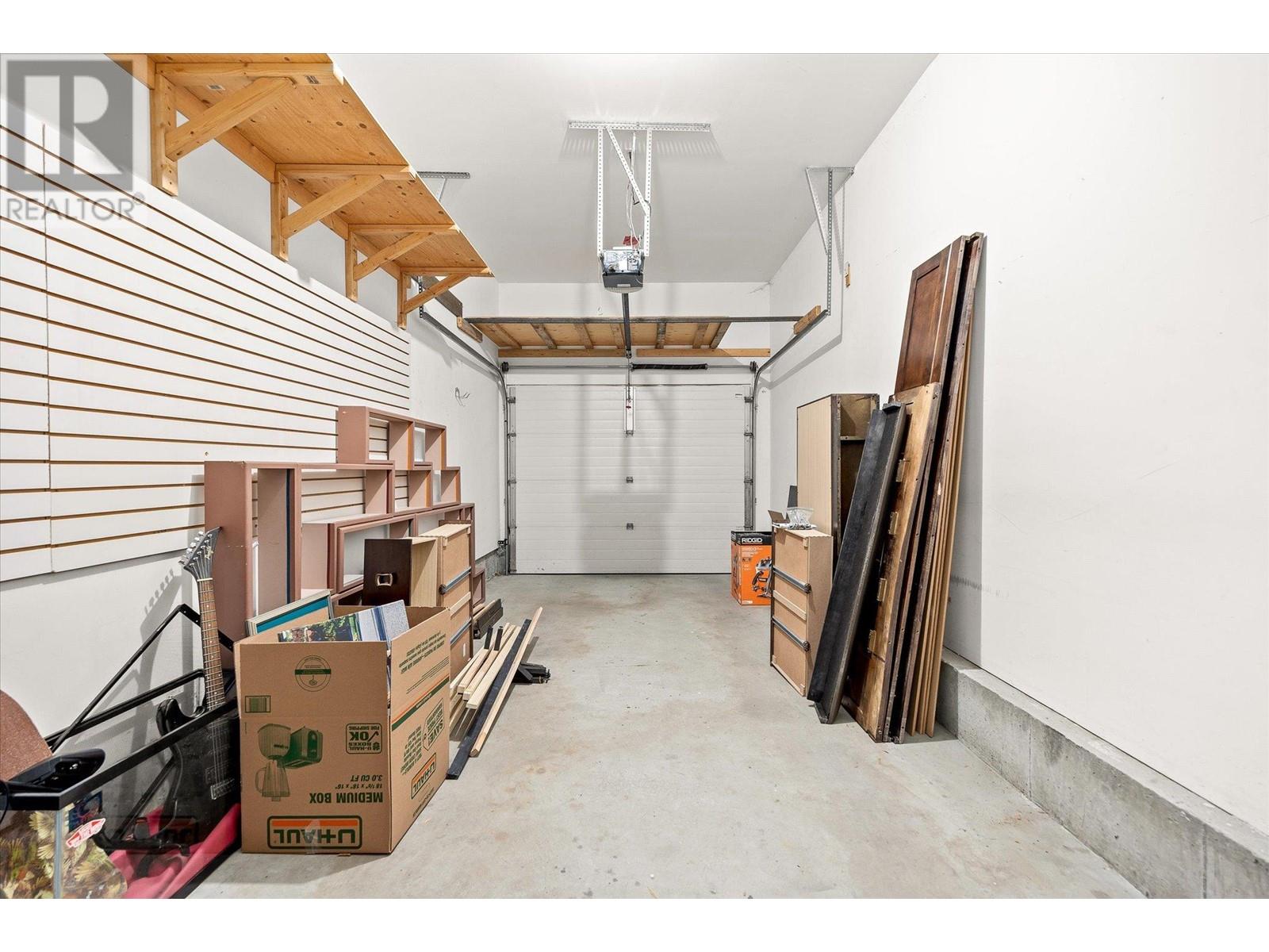 5460 Clements Crescent Unit# #106