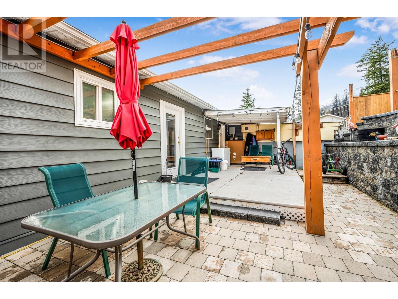 494 Killarney Way