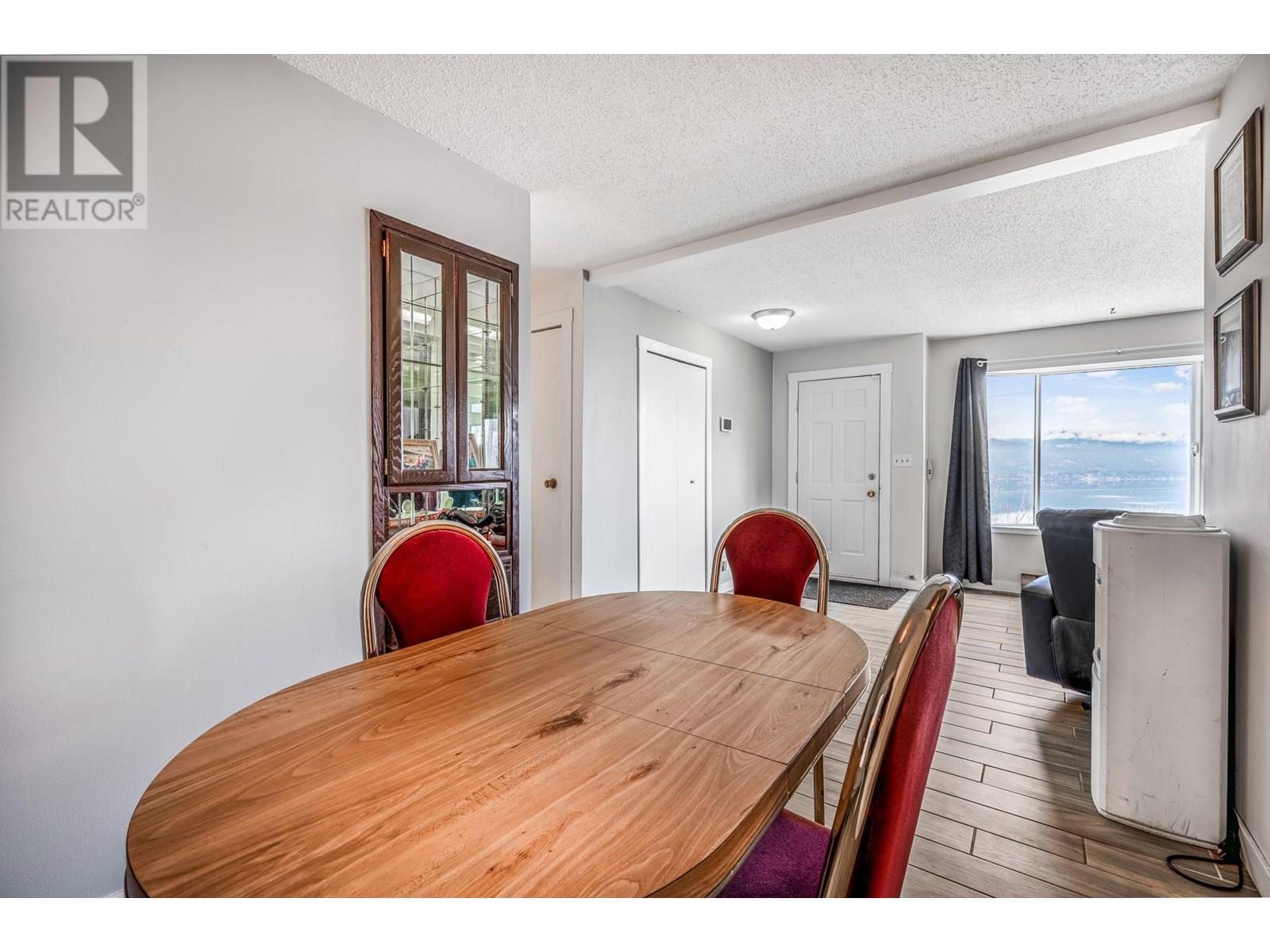 494 Killarney Way