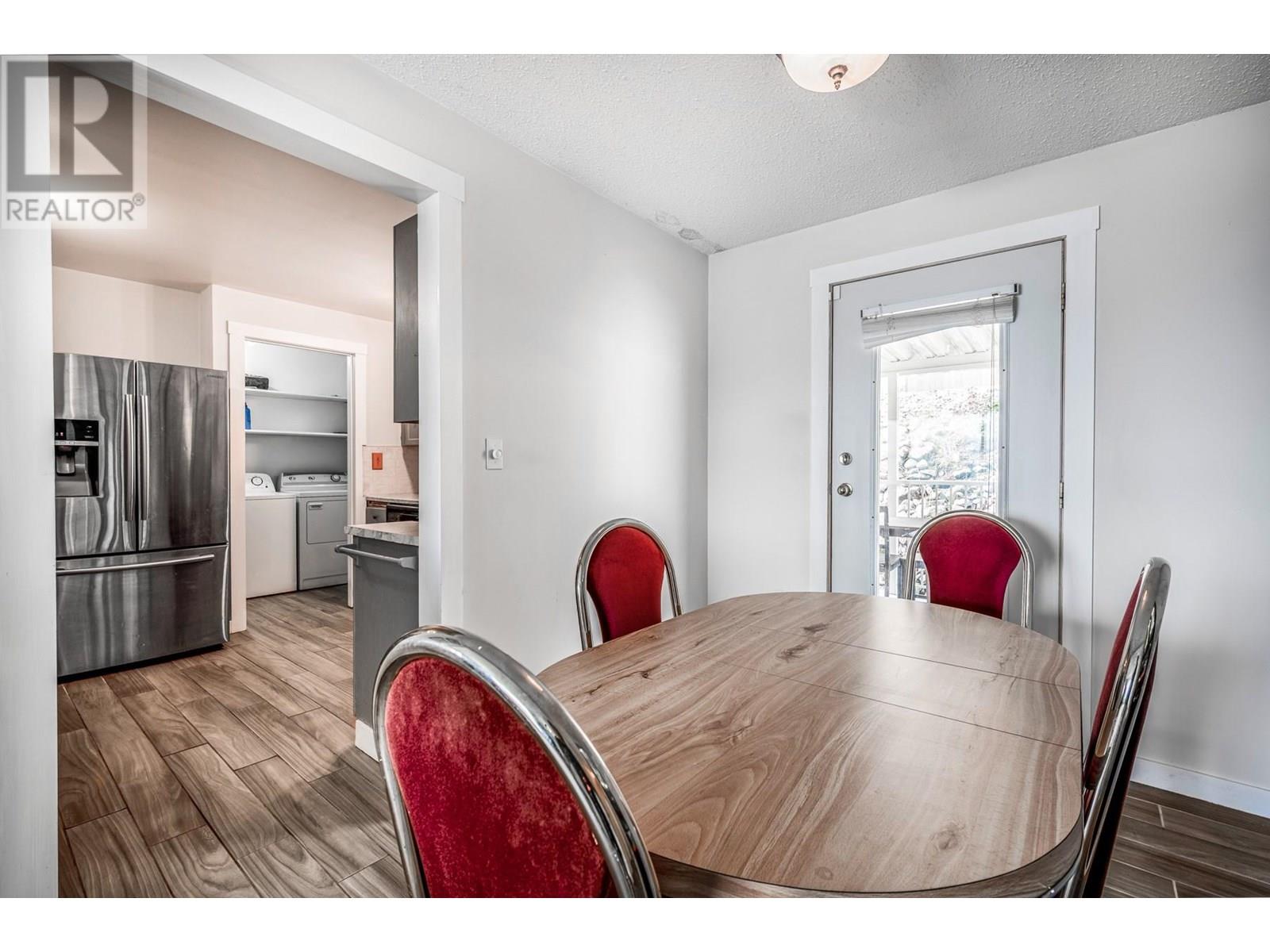 494 Killarney Way