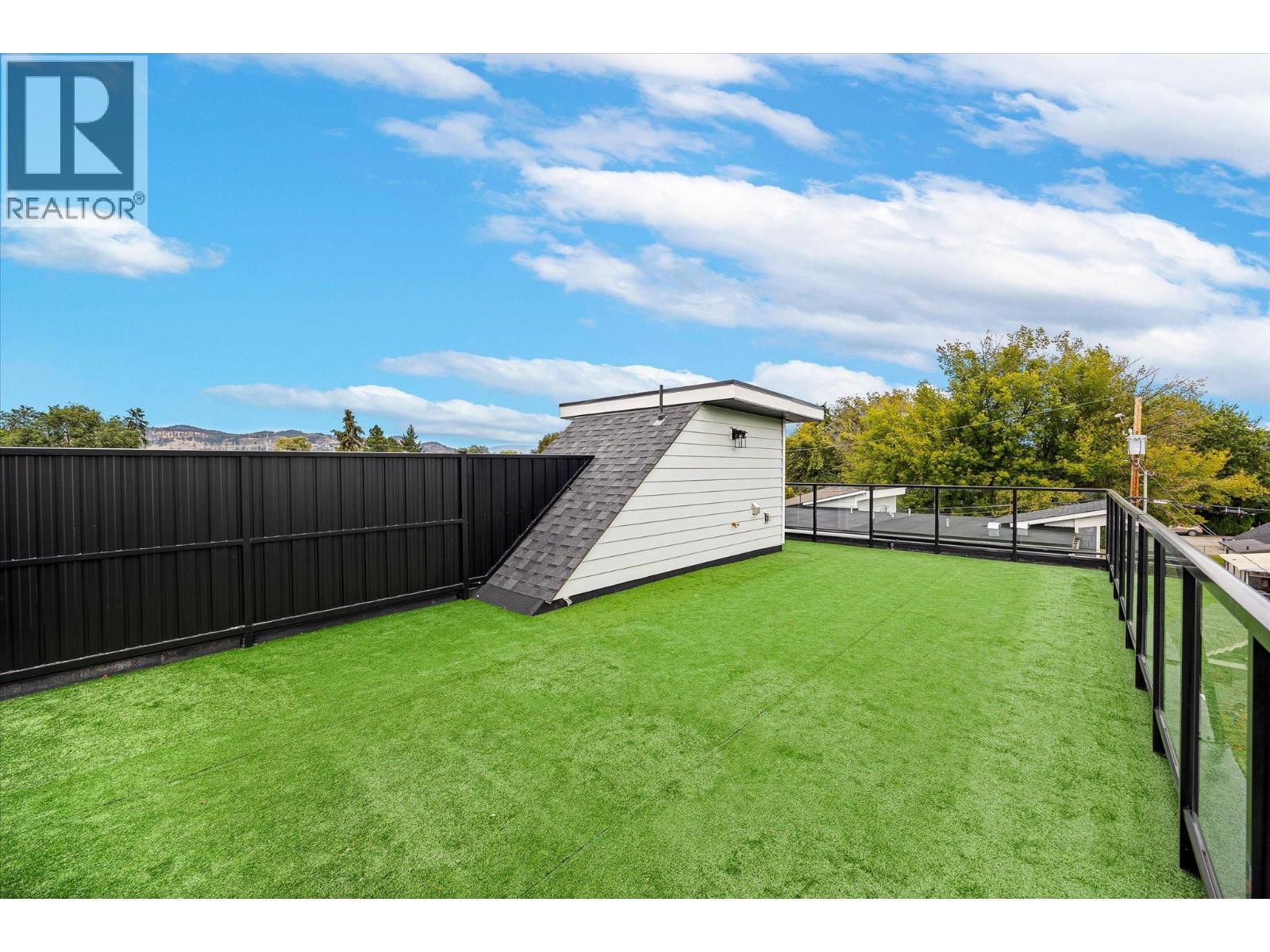 2165 Woodlawn Street