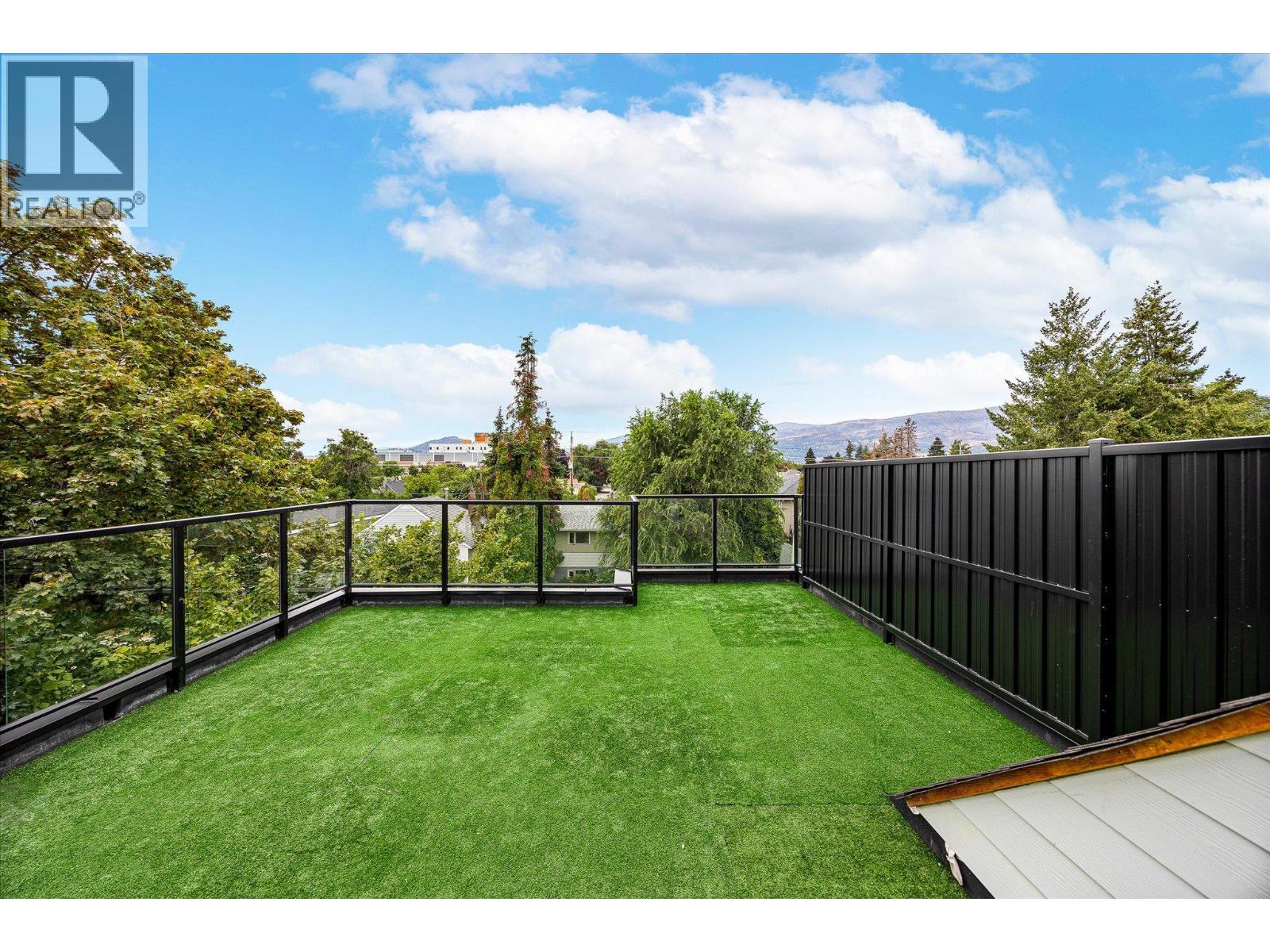 2165 Woodlawn Street