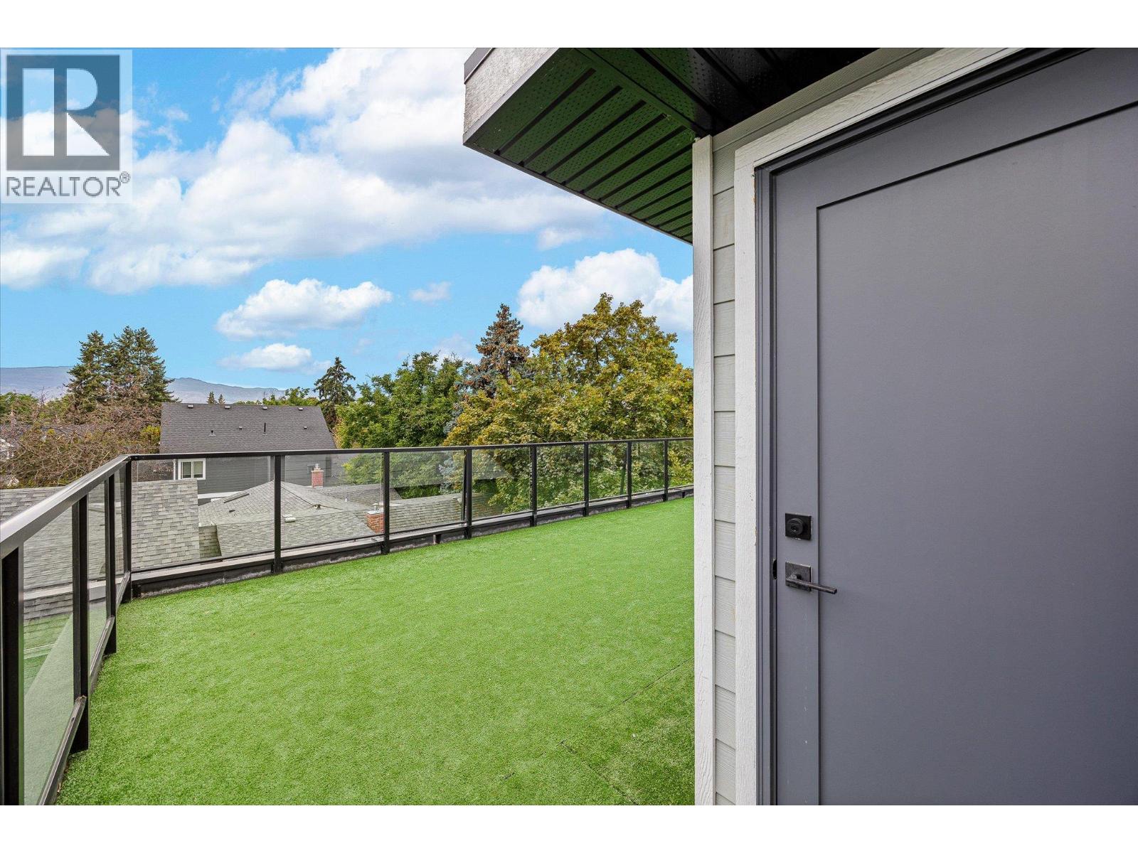 2165 Woodlawn Street