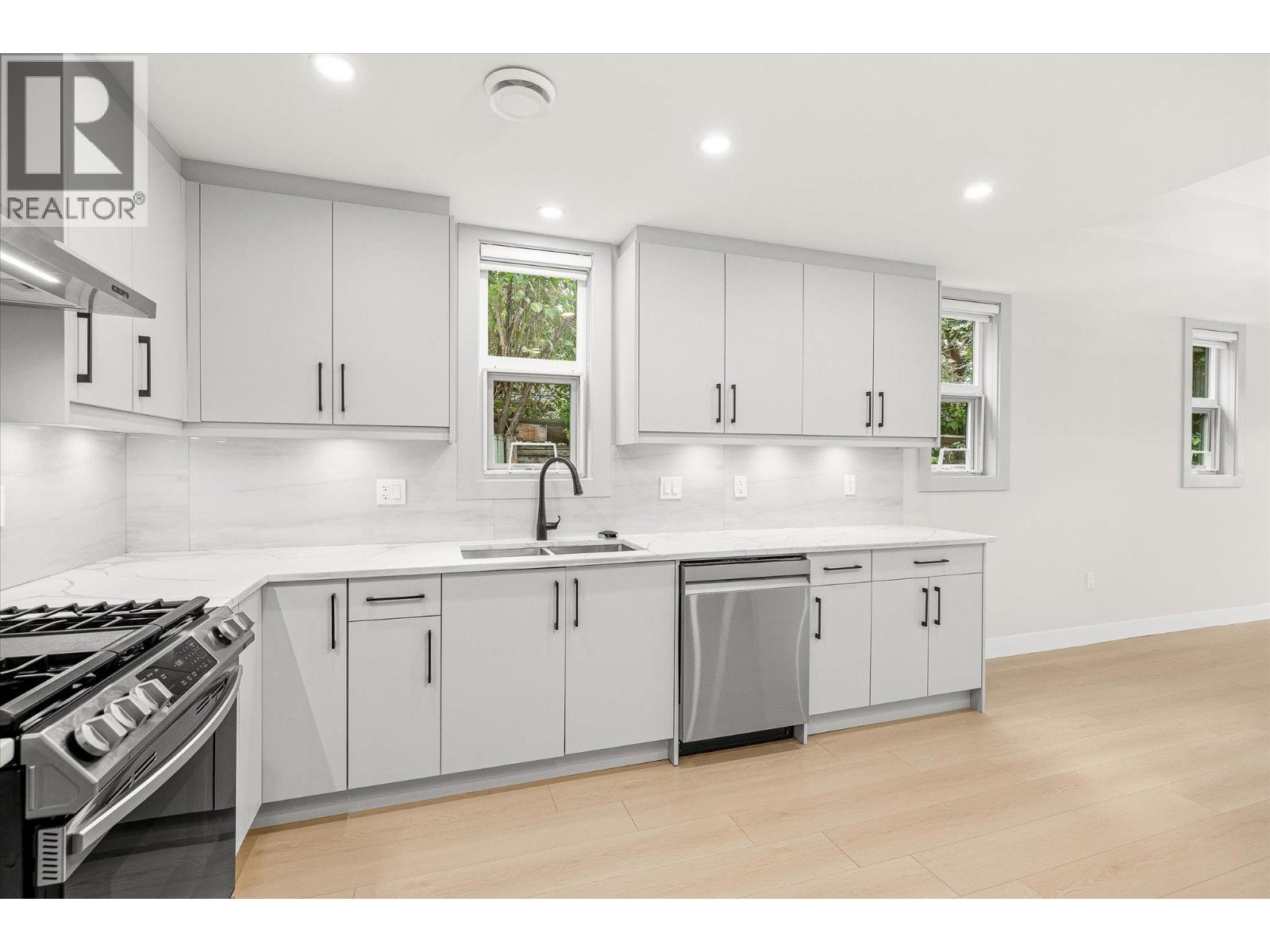 2165 Woodlawn Street