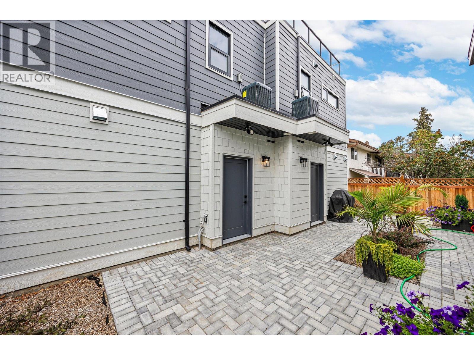 2165 Woodlawn Street