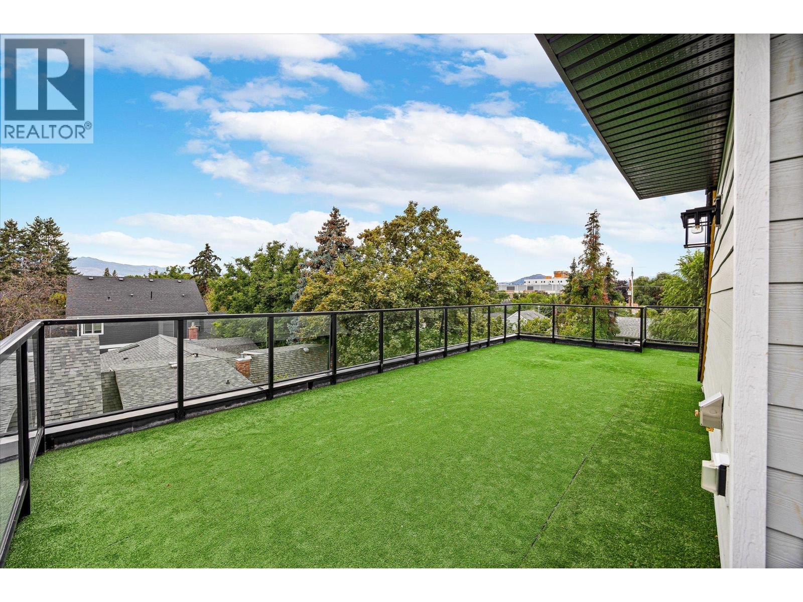 2165 Woodlawn Street