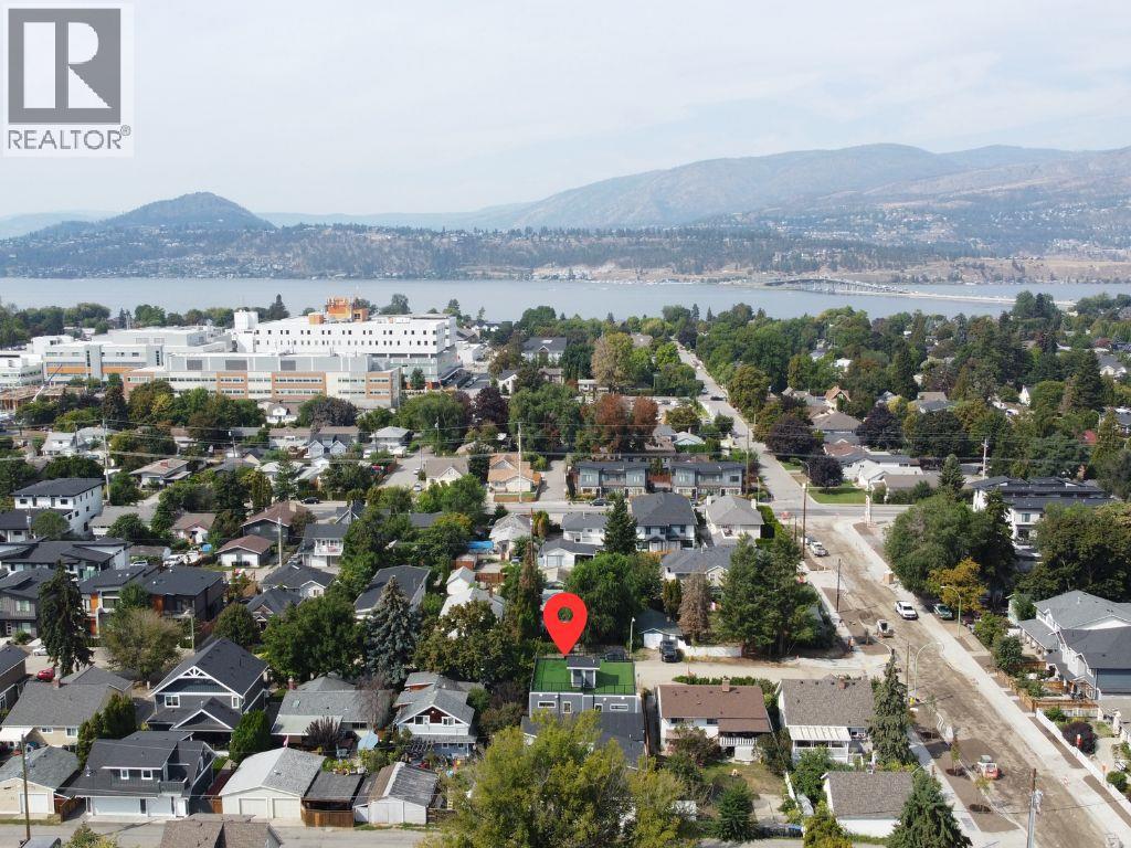 2165 Woodlawn Street