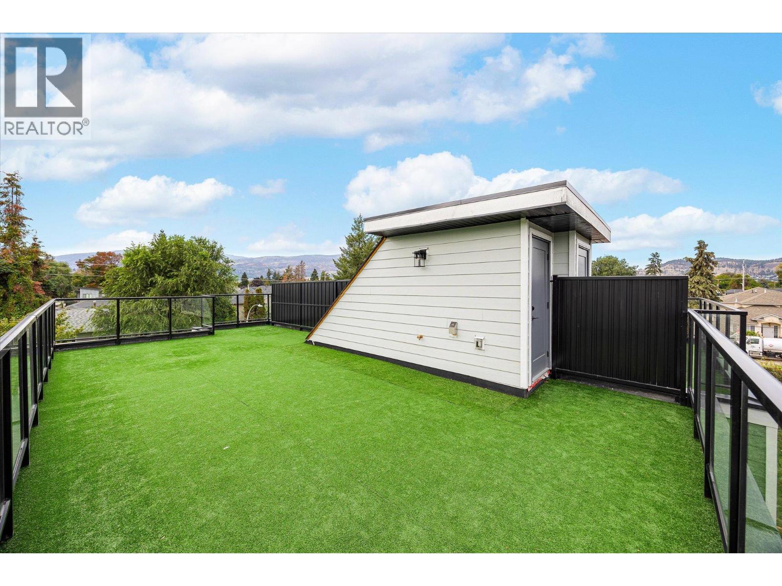 2165 Woodlawn Street