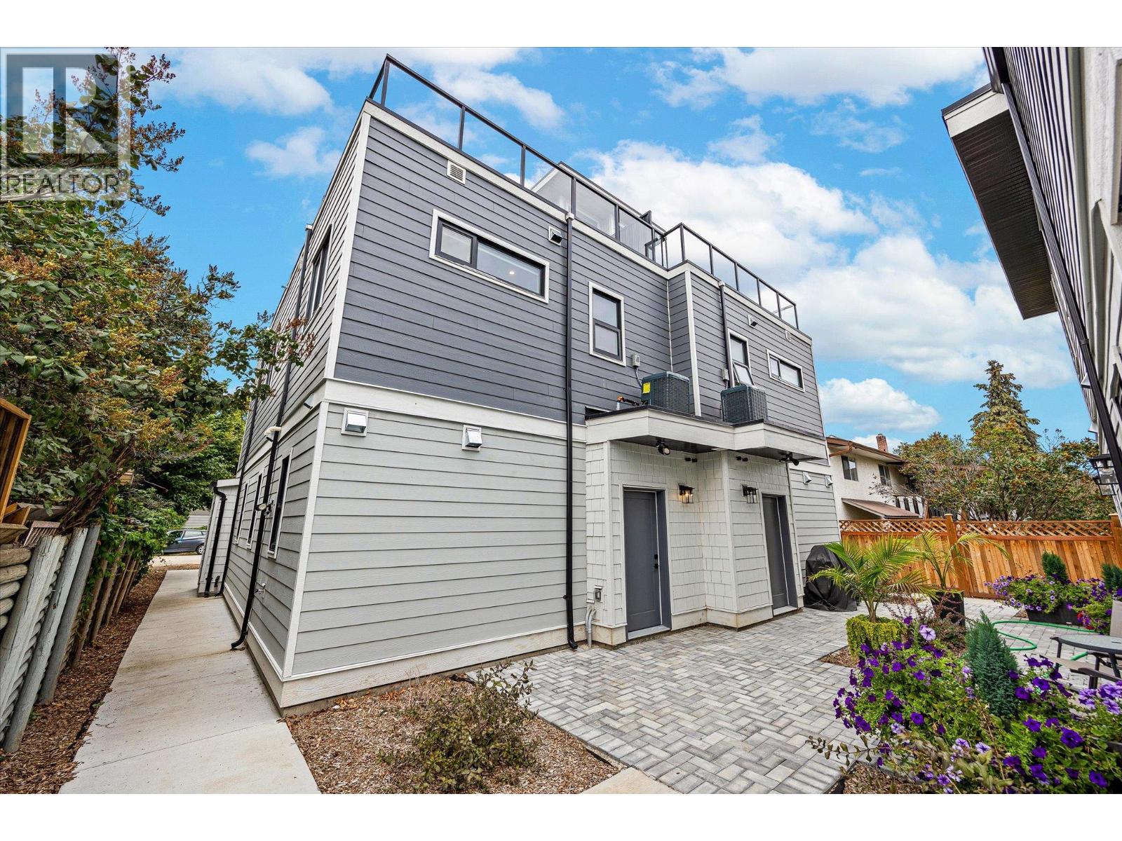 2165 Woodlawn Street