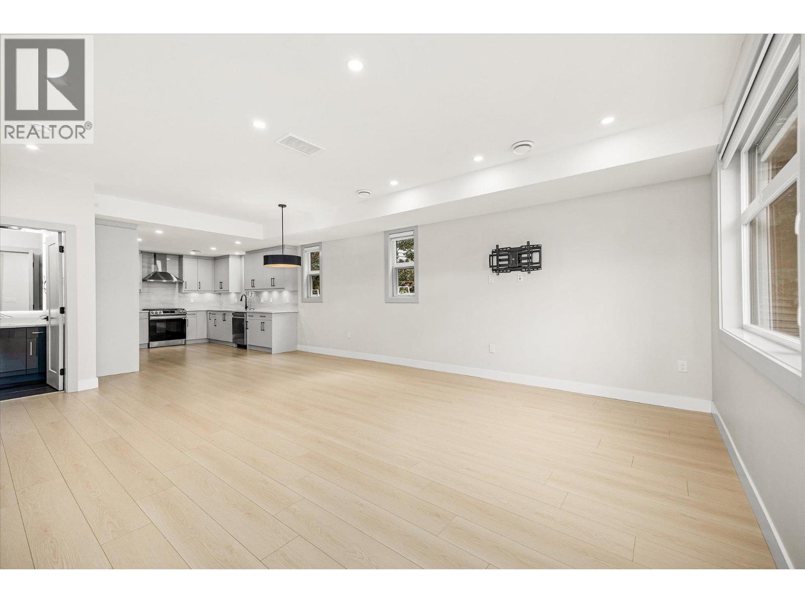 2165 Woodlawn Street