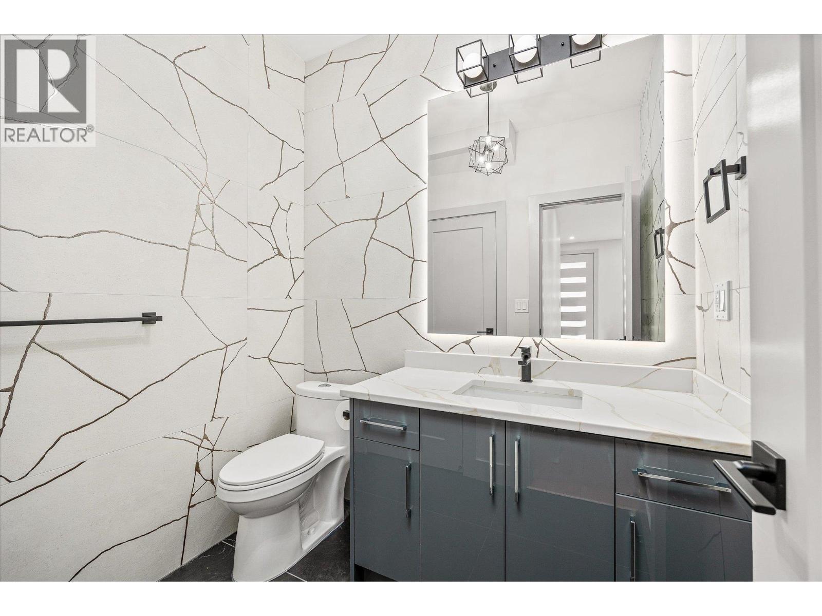 2165 Woodlawn Street