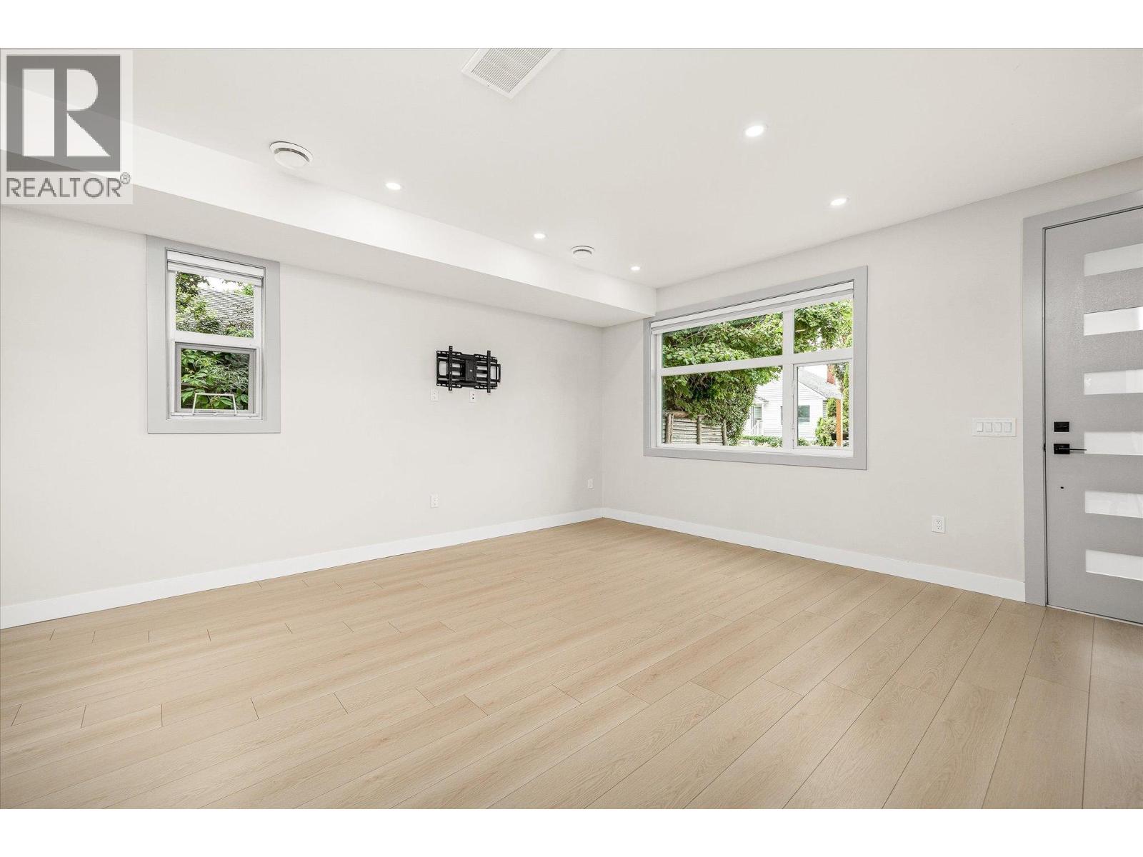 2165 Woodlawn Street