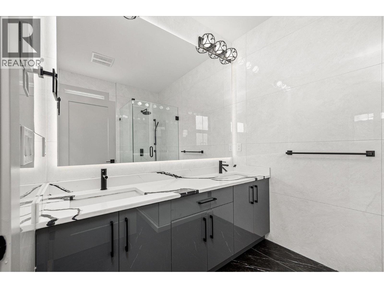 2165 Woodlawn Street