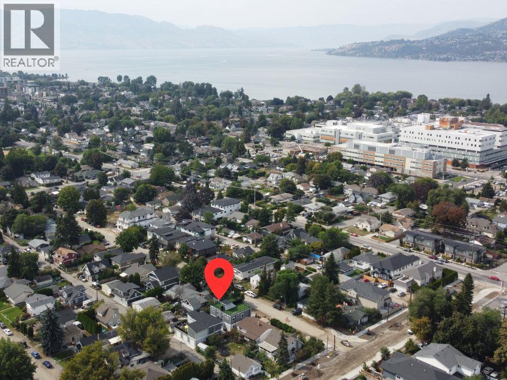 2165 Woodlawn Street