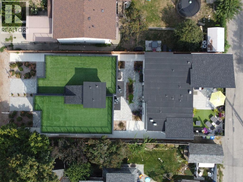 2165 Woodlawn Street