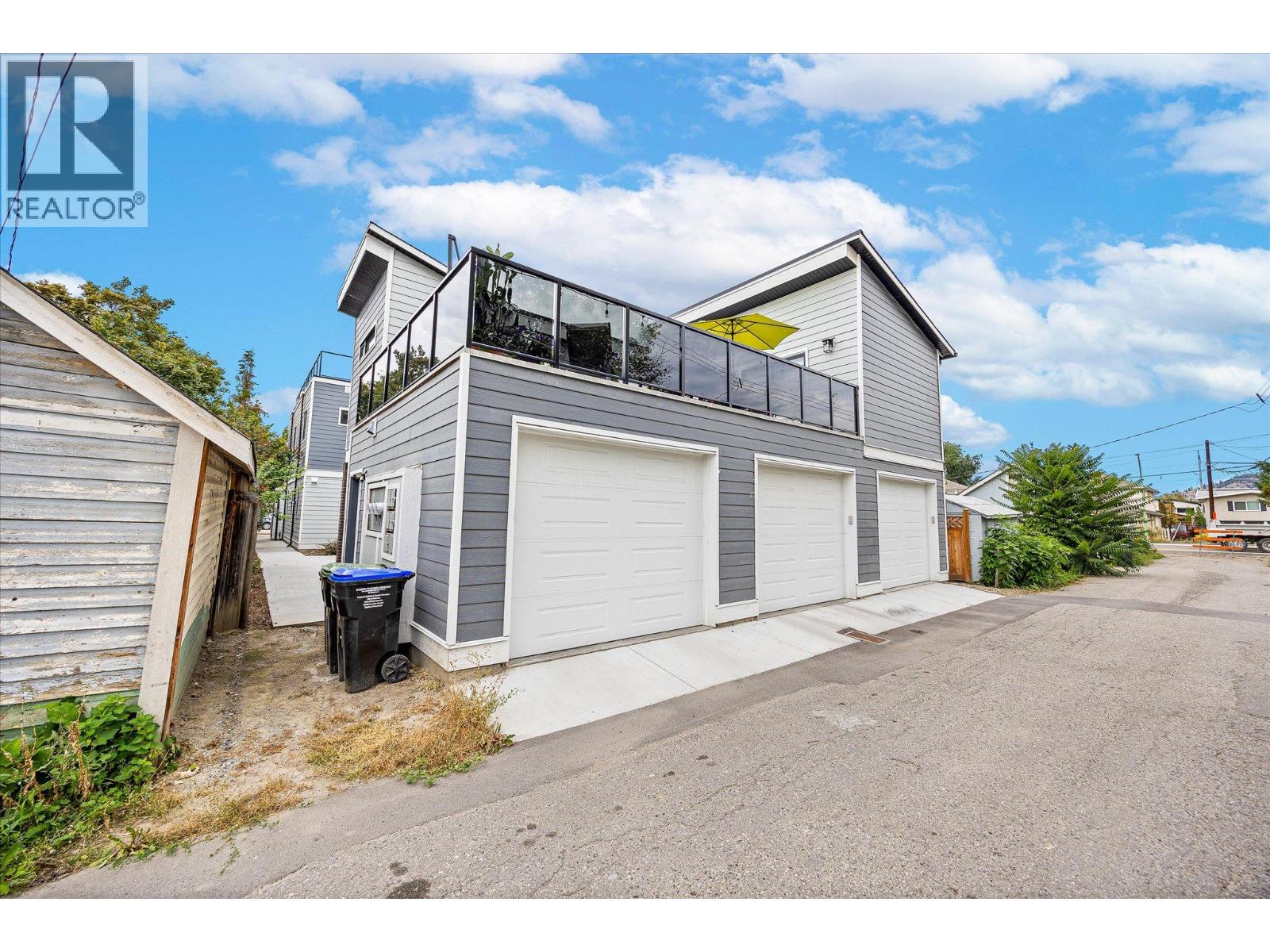 2165 Woodlawn Street