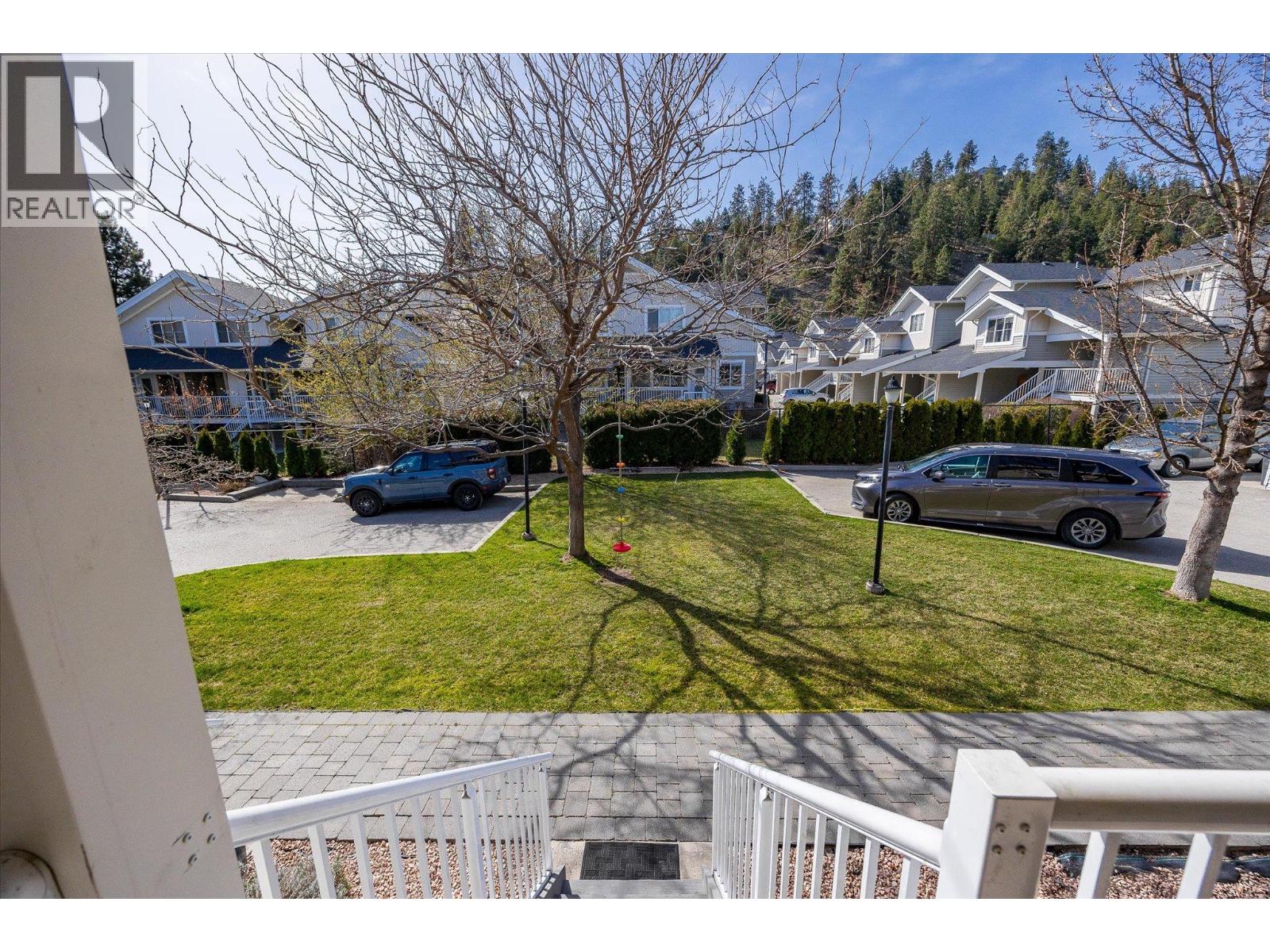 5460 Clements Crescent Unit# 106