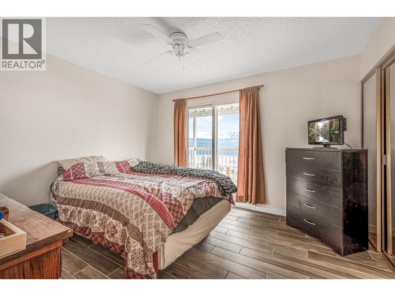 494 Killarney Way